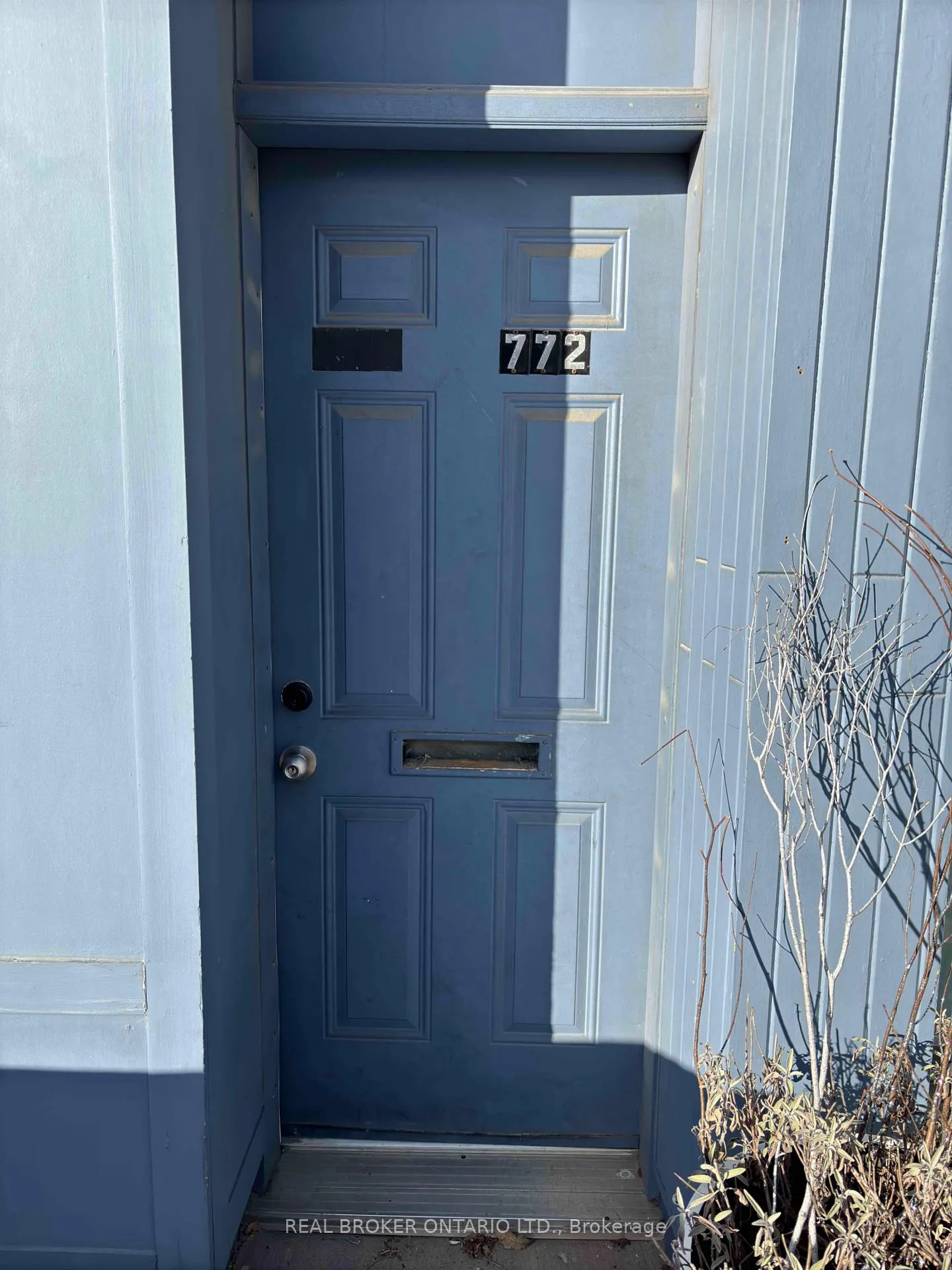 Front of Unit 3rd flr, 770 St. Clair West Avenue