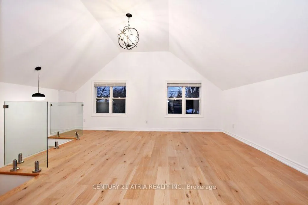 Photo 3 of Unit Upper, 72 Centre Street, Aurora, Aurora Village — HOMEH