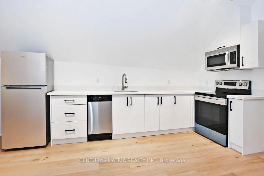 Photo 12 of Unit Upper, 72 Centre Street, Aurora, Aurora Village — HOMEH
