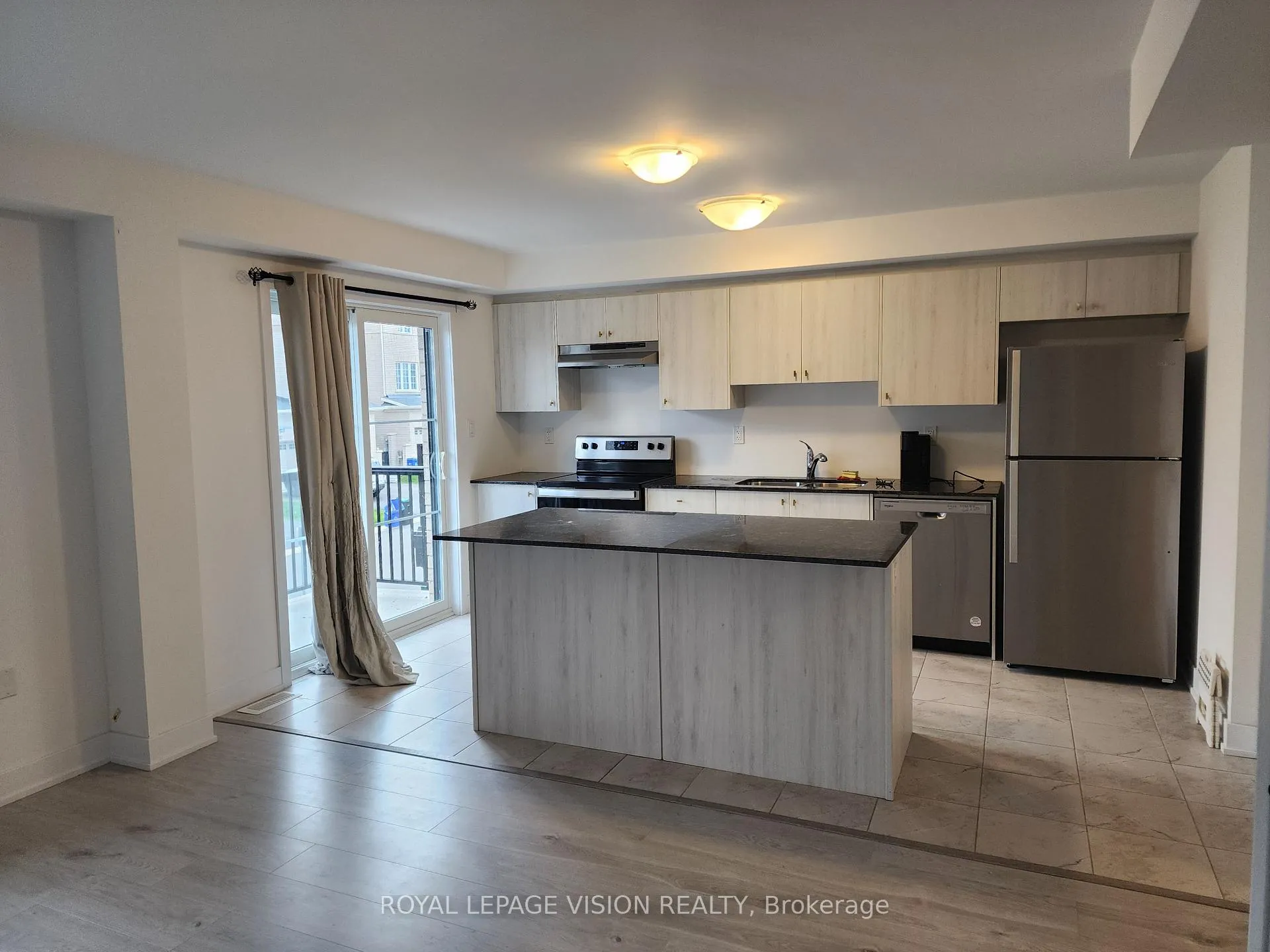 Photo 7 of 27 Wagon Lane, Barrie, Innis-Shore — HOMEH