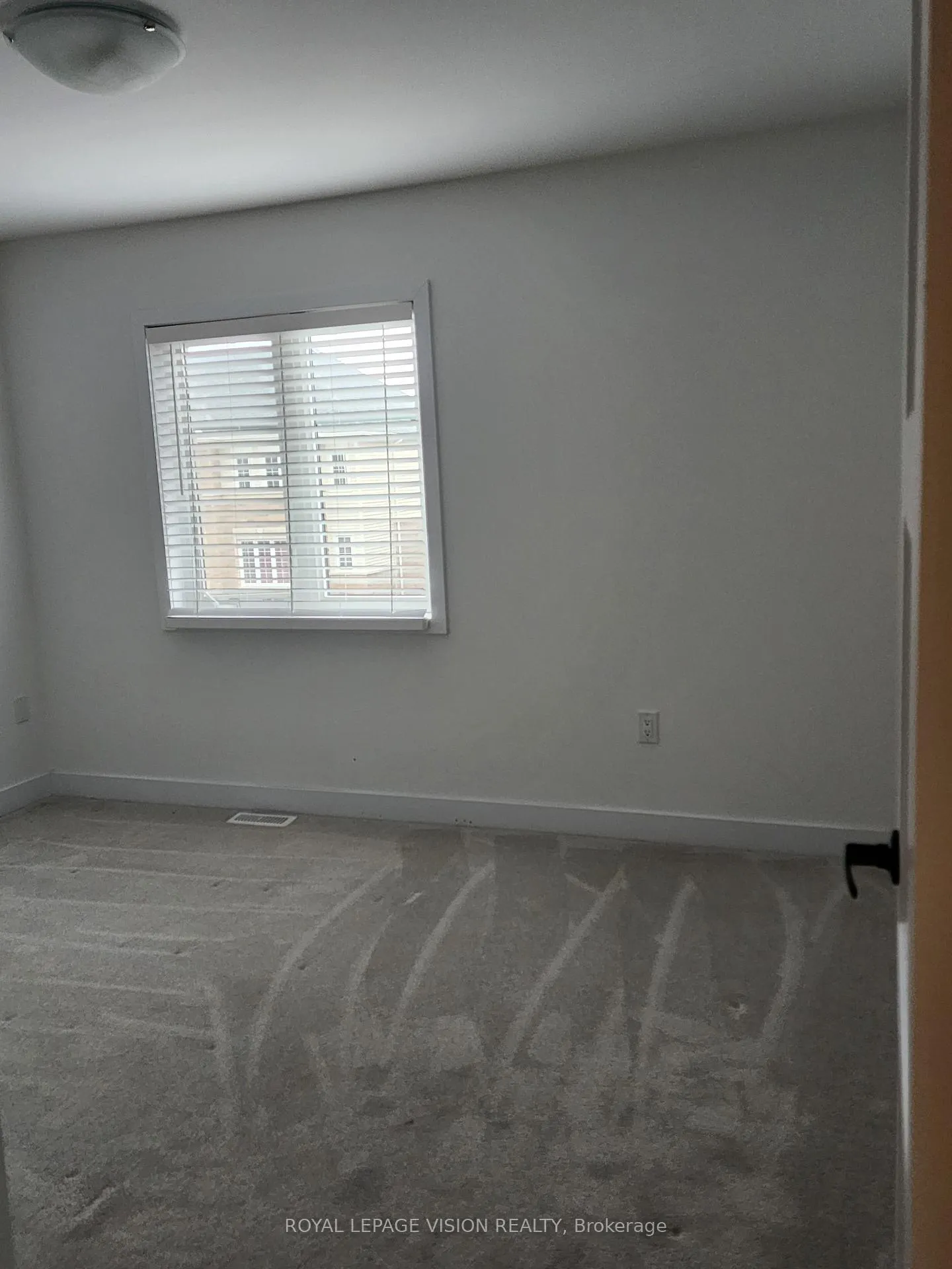Photo 18 of 27 Wagon Lane, Barrie, Innis-Shore — HOMEH