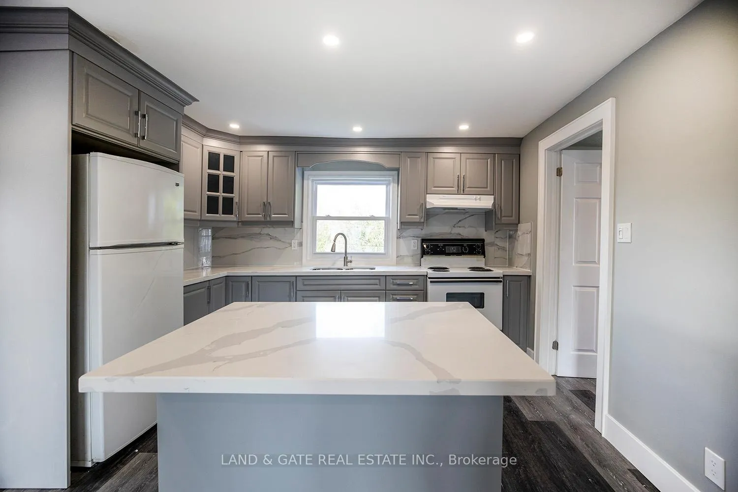 Photo 4 of 50 Arthur Street, Clarington, Newcastle — HOMEH