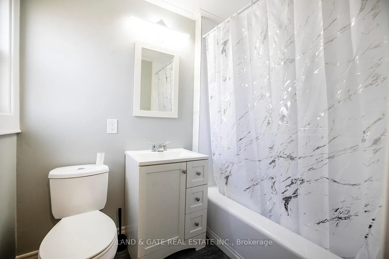 Photo 10 of 50 Arthur Street, Clarington, Newcastle — HOMEH