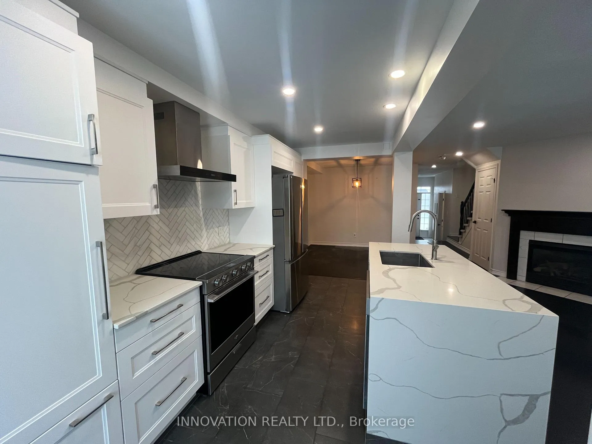 Photo 11 of 16 Santa Cruz Private, Ottawa, Riverview Park — HOMEH