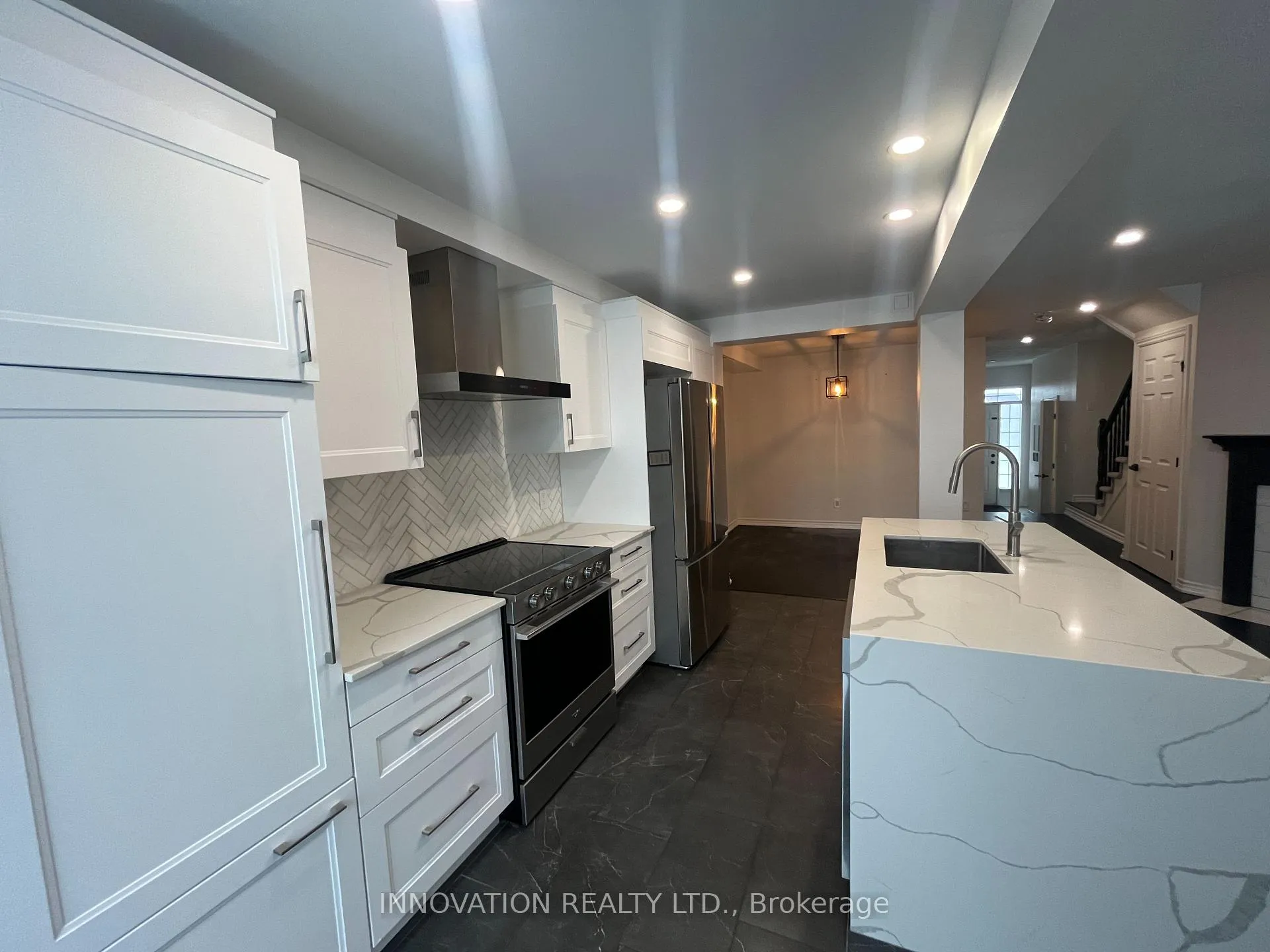 Photo 12 of 16 Santa Cruz Private, Ottawa, Riverview Park — HOMEH