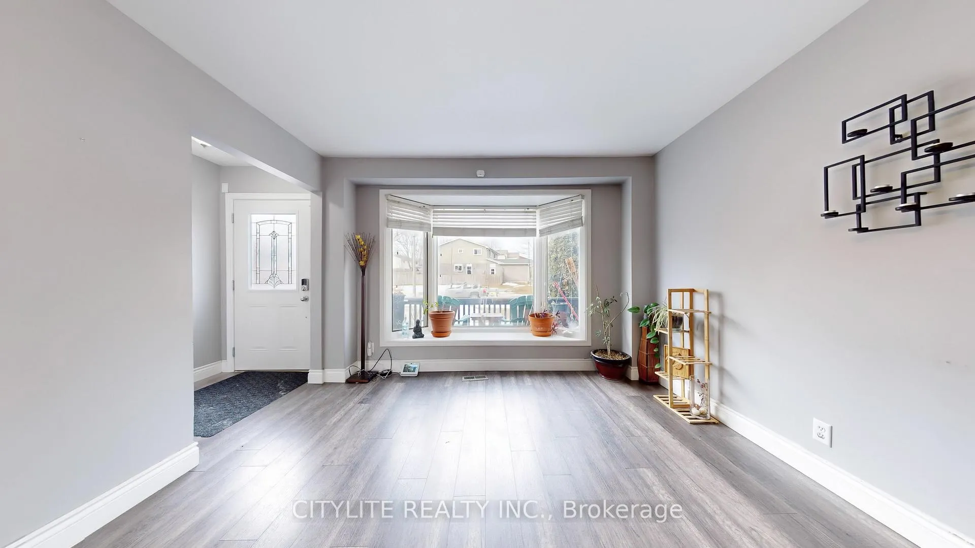 Photo 6 of 556 Lakeview Avenue, Oshawa, Lakeview — HOMEH