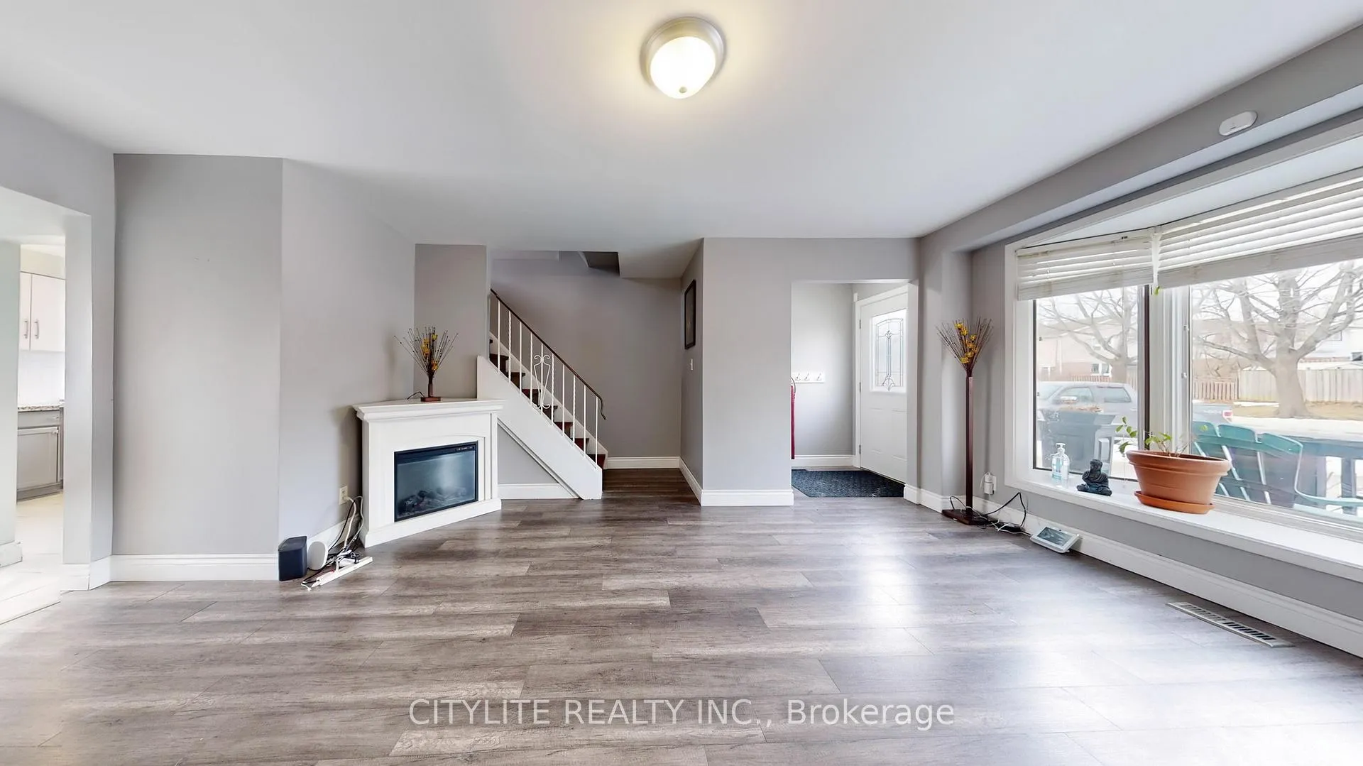 Photo 7 of 556 Lakeview Avenue, Oshawa, Lakeview — HOMEH