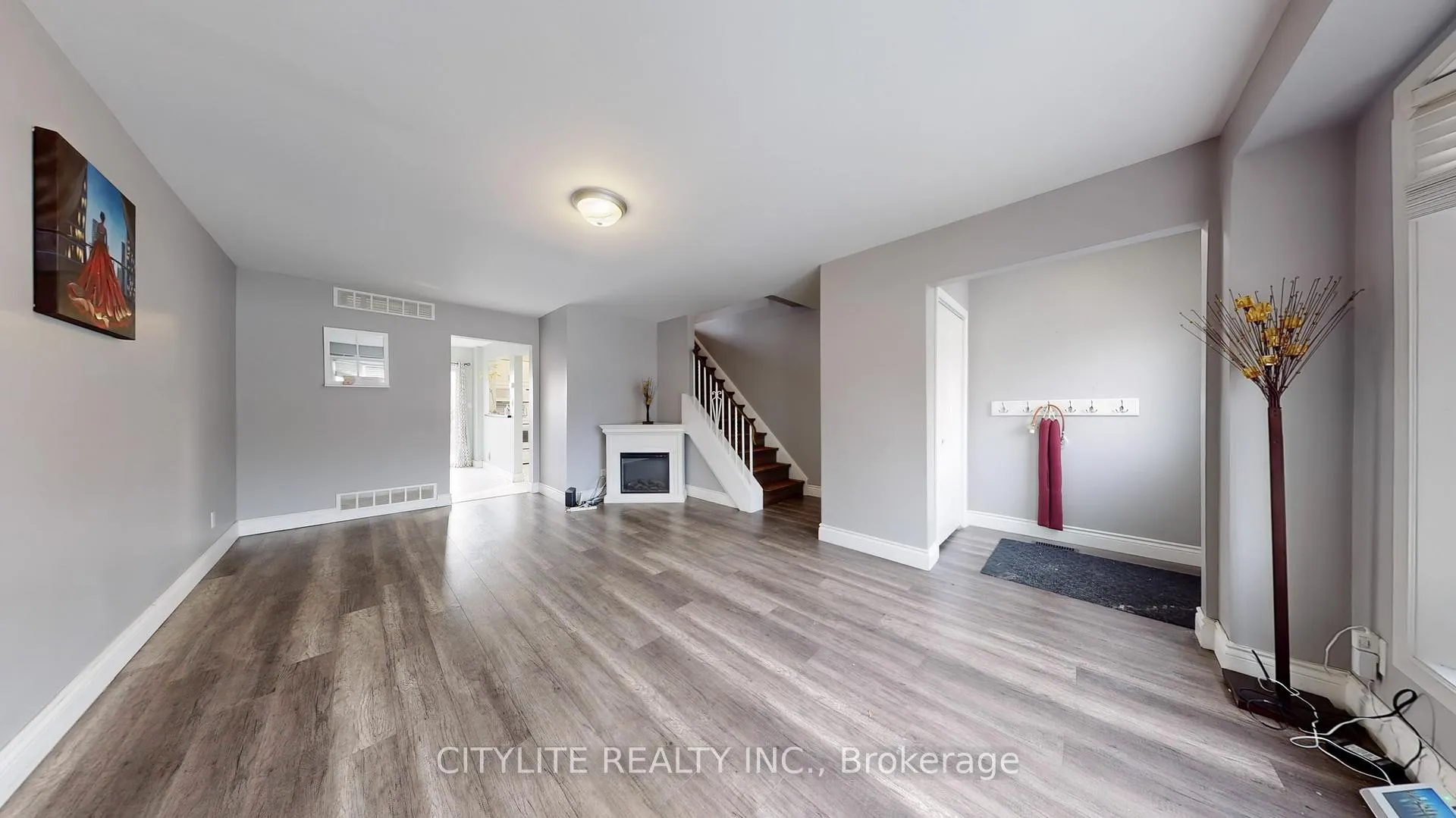 Photo 10 of 556 Lakeview Avenue, Oshawa, Lakeview — HOMEH