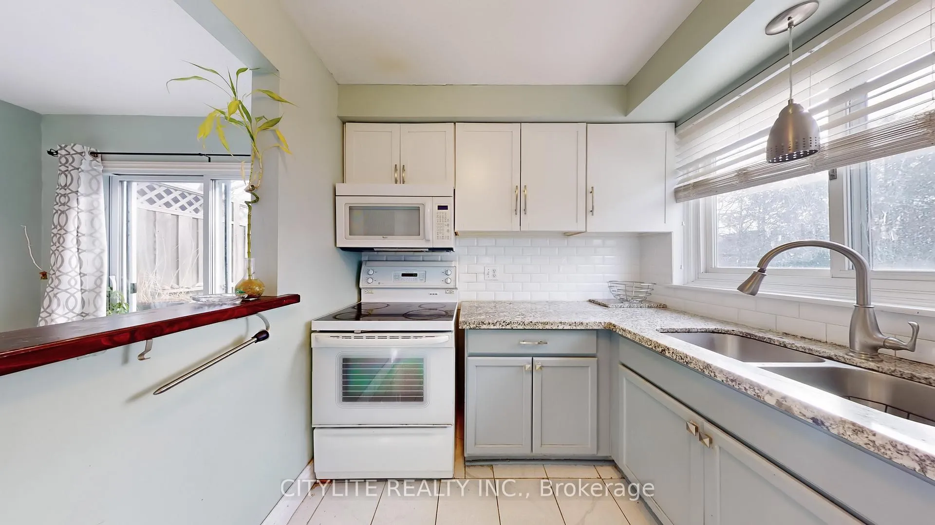 Photo 18 of 556 Lakeview Avenue, Oshawa, Lakeview — HOMEH