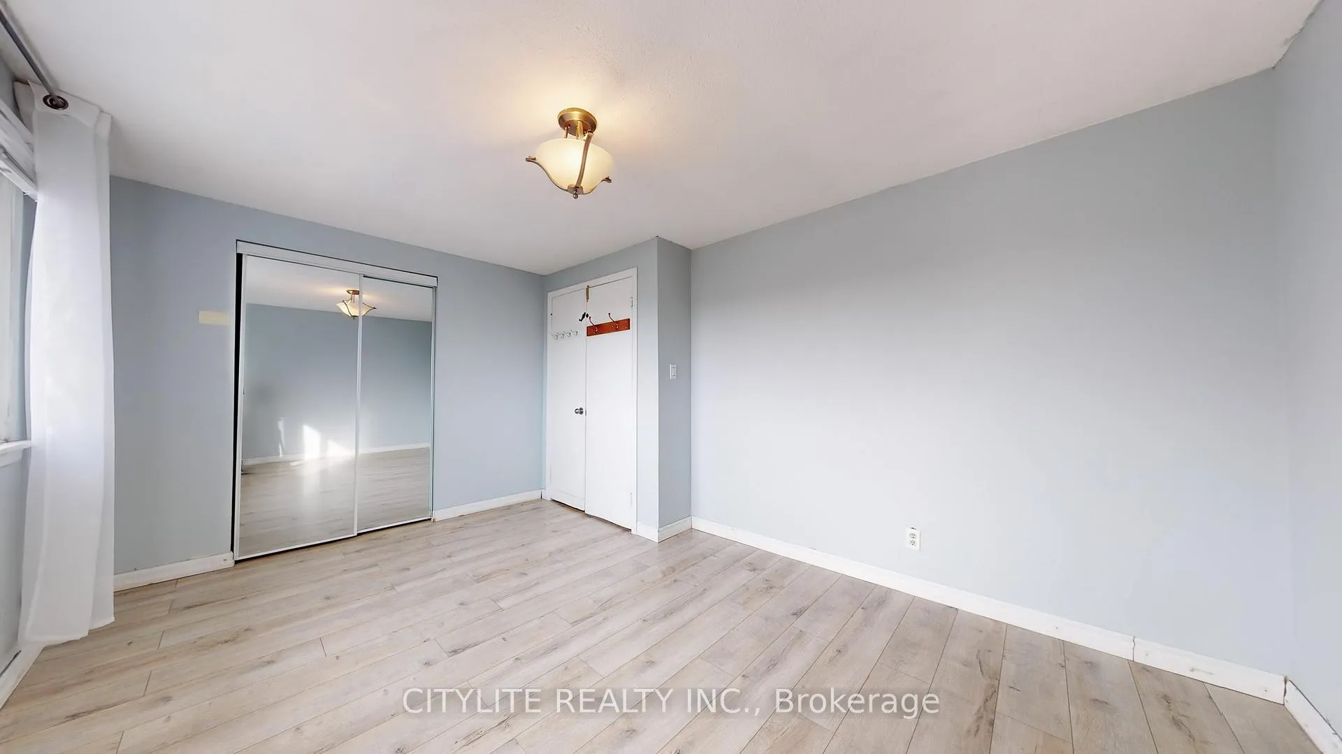 Photo 24 of 556 Lakeview Avenue, Oshawa, Lakeview — HOMEH