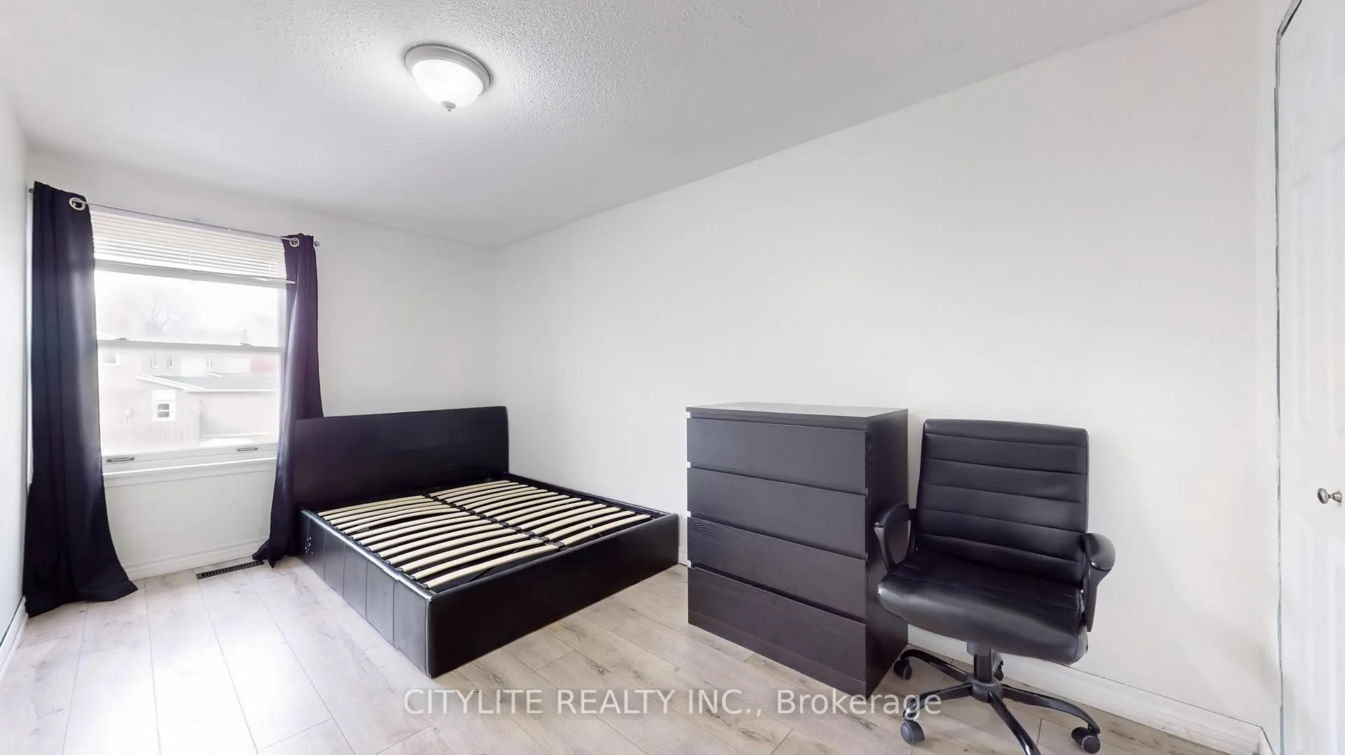 Photo 25 of 556 Lakeview Avenue, Oshawa, Lakeview — HOMEH