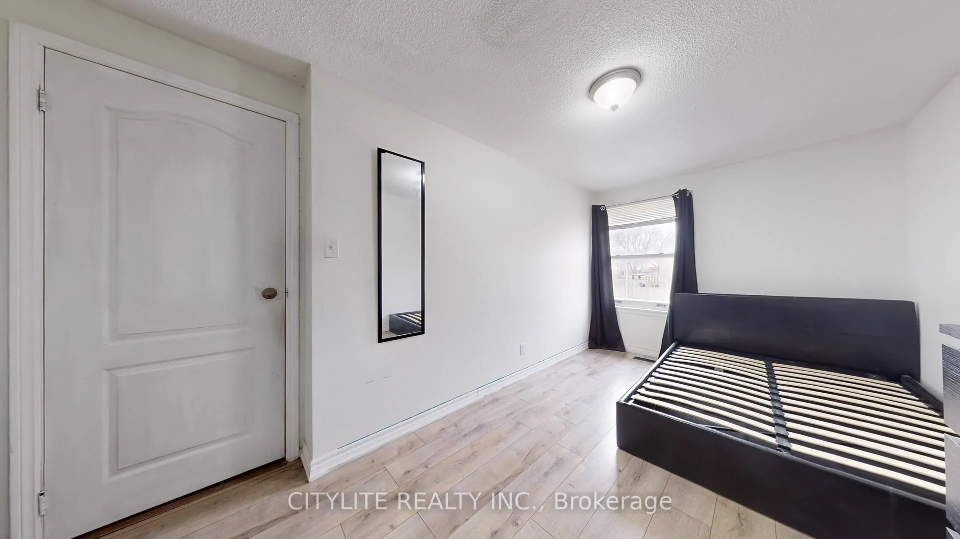 Photo 26 of 556 Lakeview Avenue, Oshawa, Lakeview — HOMEH