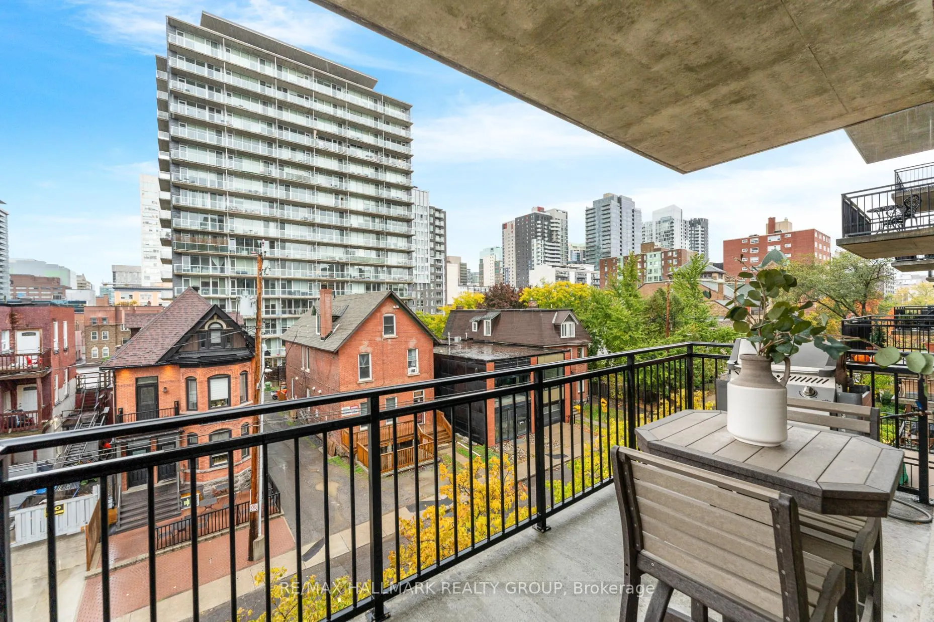 Photo 11 of Unit 401, 374 Cooper Street, Ottawa, Ottawa Centre — HOMEH