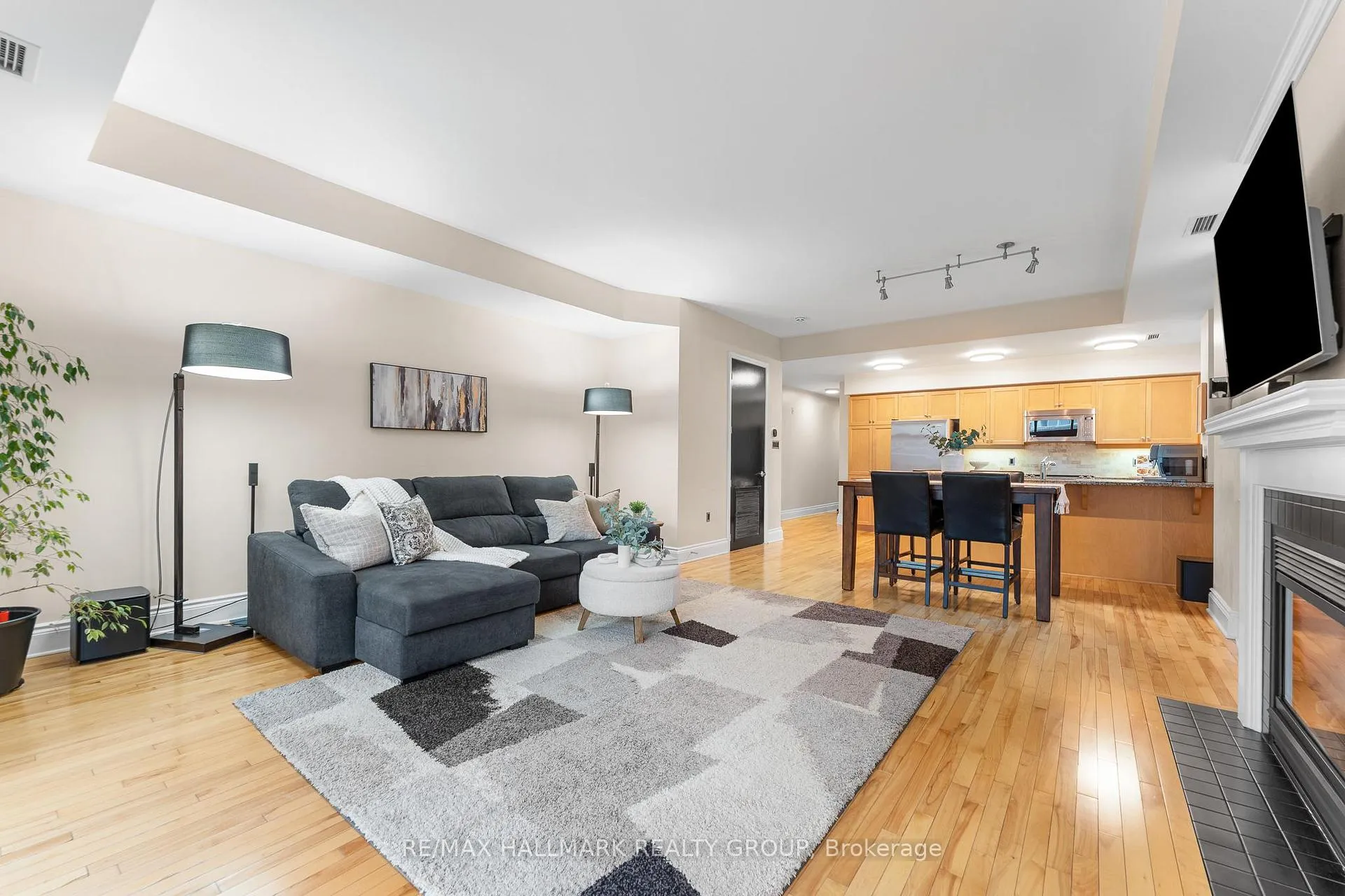 Photo 13 of Unit 401, 374 Cooper Street, Ottawa, Ottawa Centre — HOMEH