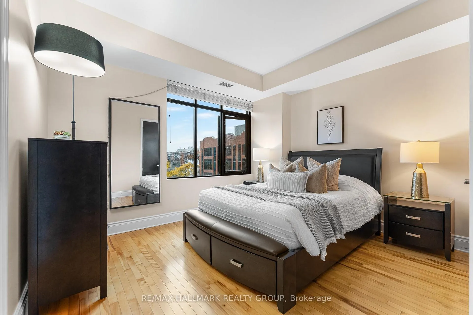 Photo 14 of Unit 401, 374 Cooper Street, Ottawa, Ottawa Centre — HOMEH