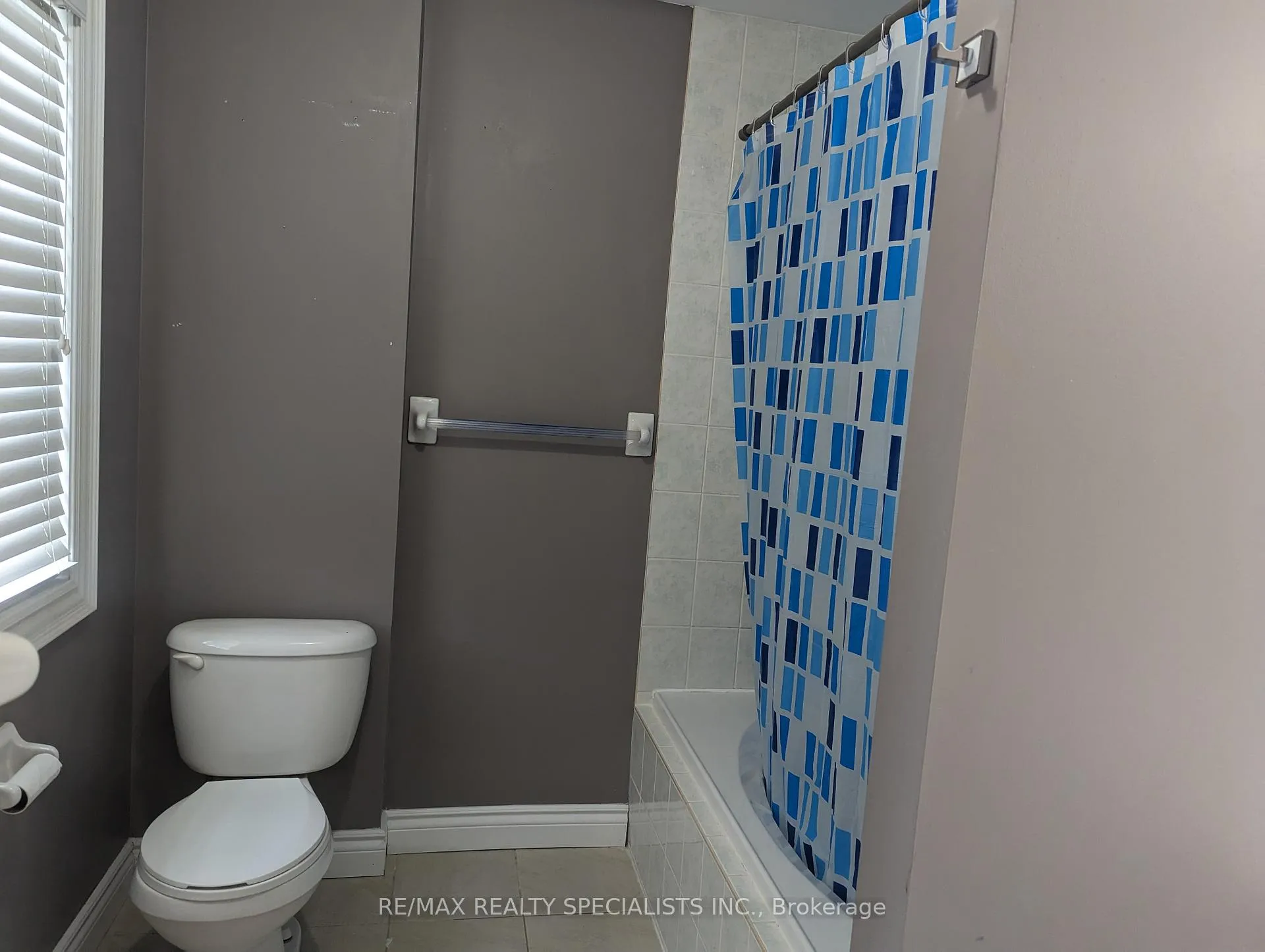 Photo 5 of 34 Flaxman Avenue, Clarington, Bowmanville — HOMEH