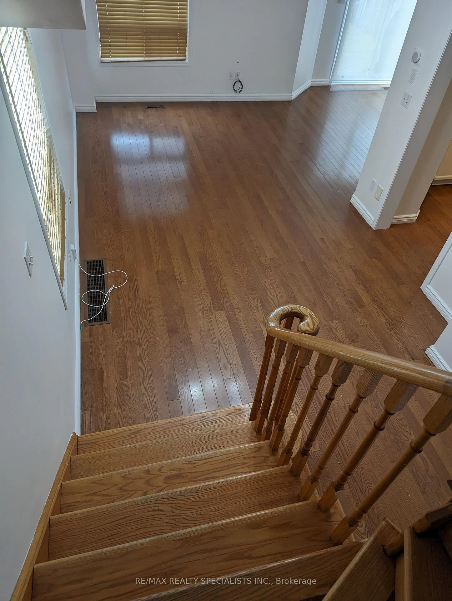 Photo 6 of 34 Flaxman Avenue, Clarington, Bowmanville — HOMEH