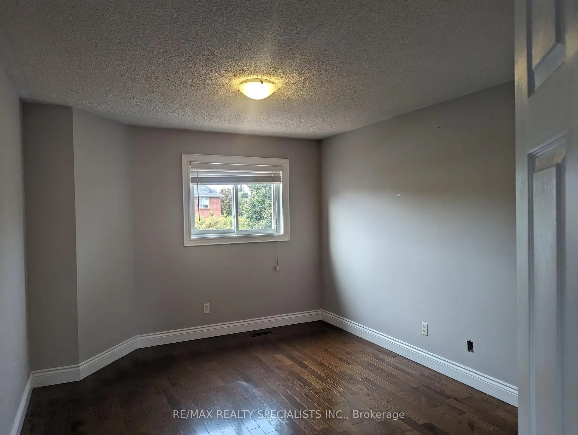 Photo 14 of 34 Flaxman Avenue, Clarington, Bowmanville — HOMEH