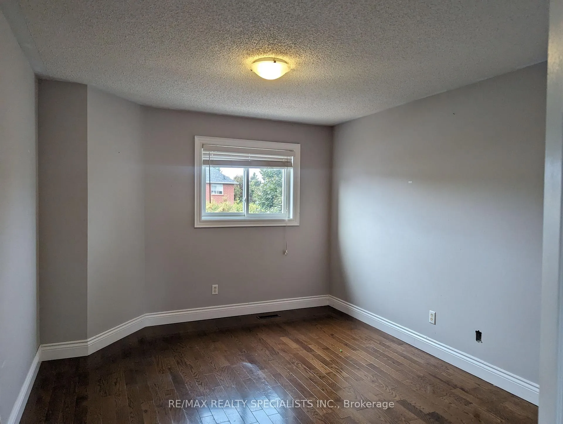 Photo 15 of 34 Flaxman Avenue, Clarington, Bowmanville — HOMEH