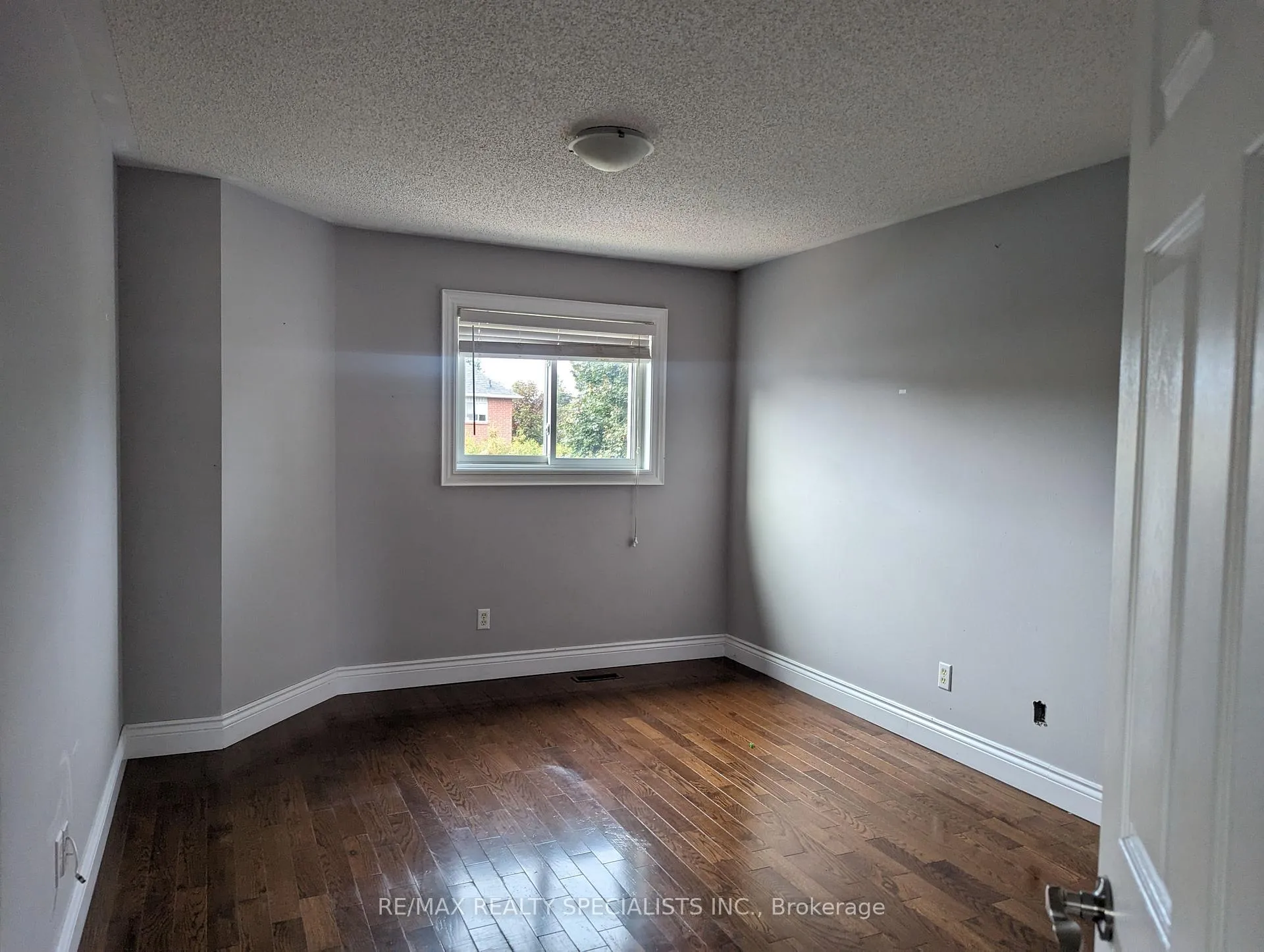 Photo 16 of 34 Flaxman Avenue, Clarington, Bowmanville — HOMEH