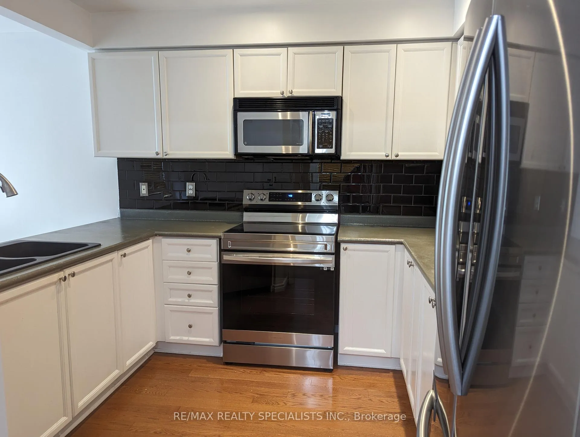 Photo 18 of 34 Flaxman Avenue, Clarington, Bowmanville — HOMEH