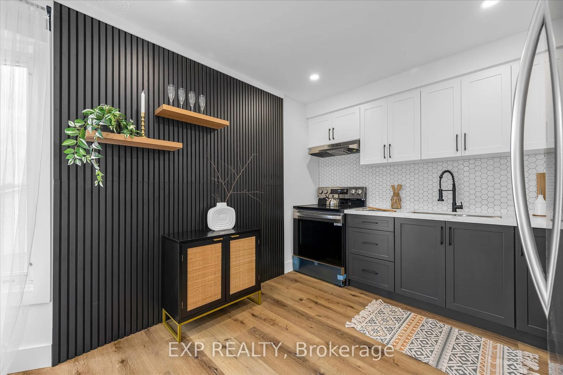 Photo 3 of Unit 10, 1255 Upper Gage Avenue, Hamilton, Quinndale — HOMEH