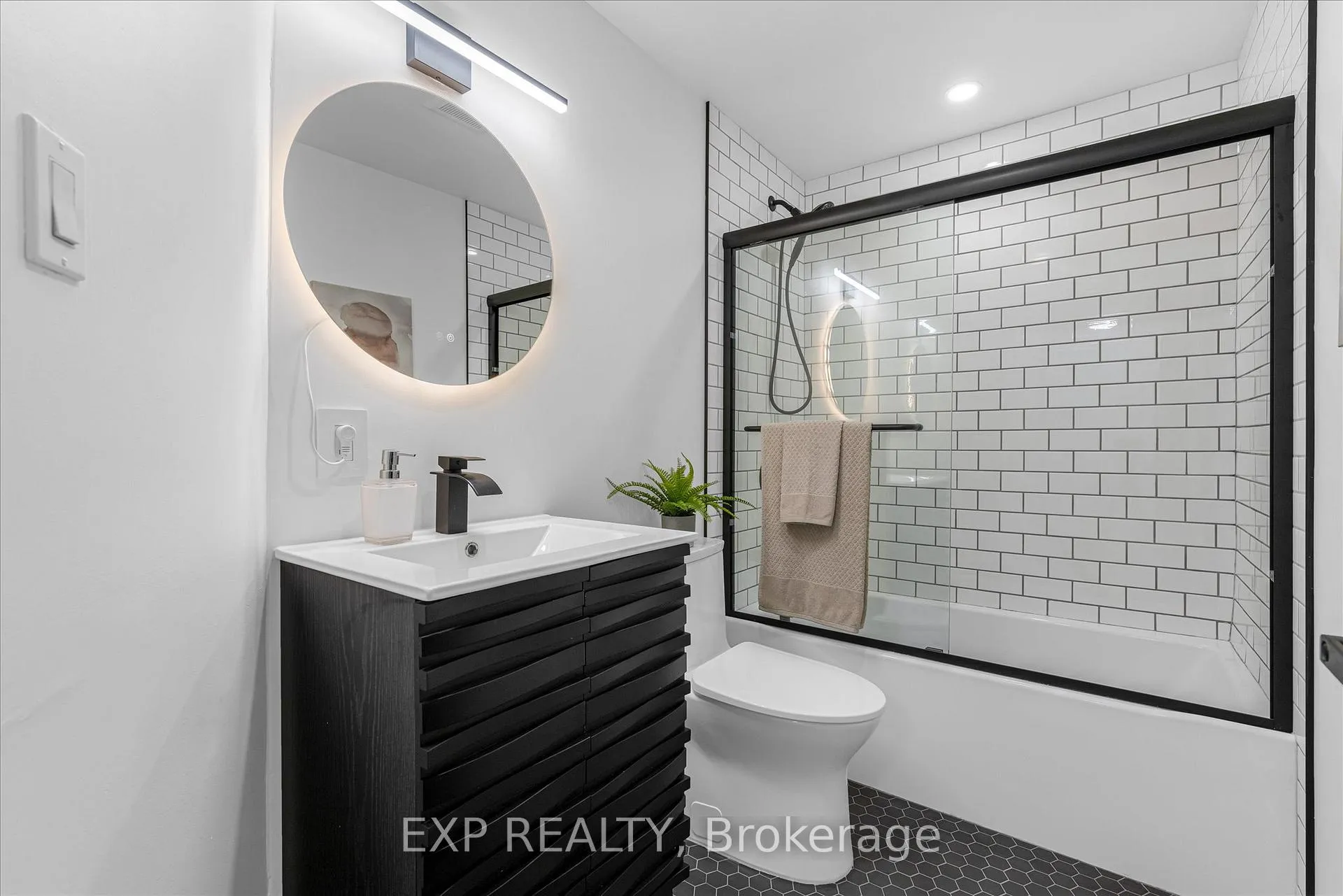 Photo 9 of Unit 10, 1255 Upper Gage Avenue, Hamilton, Quinndale — HOMEH