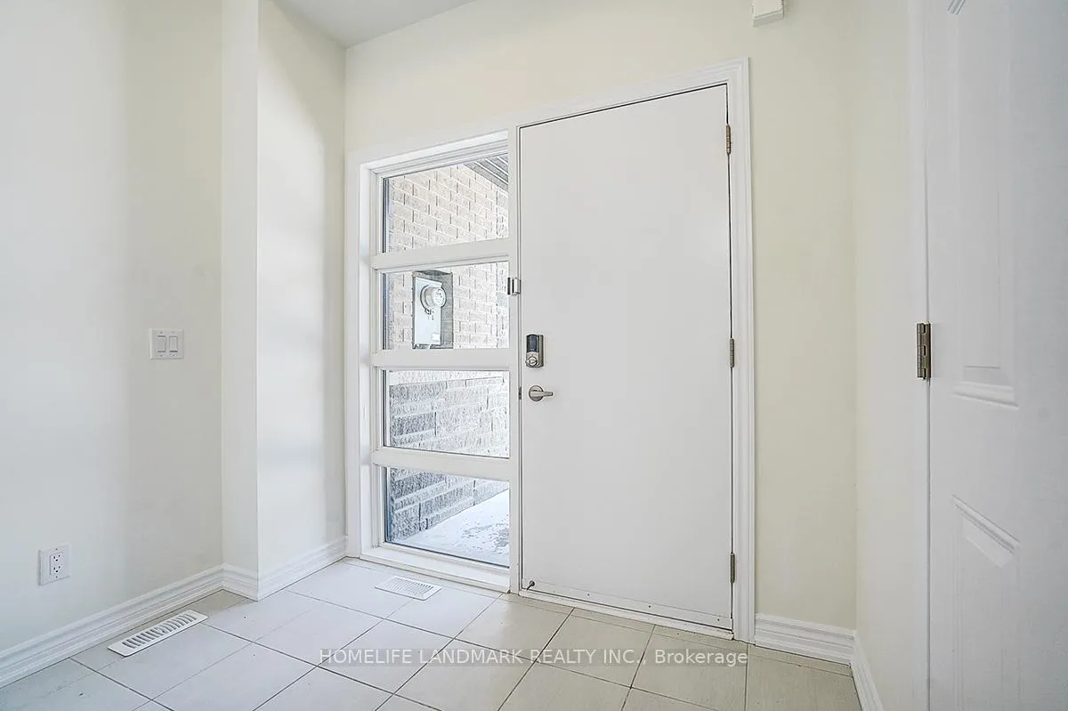Photo 2 of 22 Freeman Williams Street, Markham, Angus Glen — HOMEH