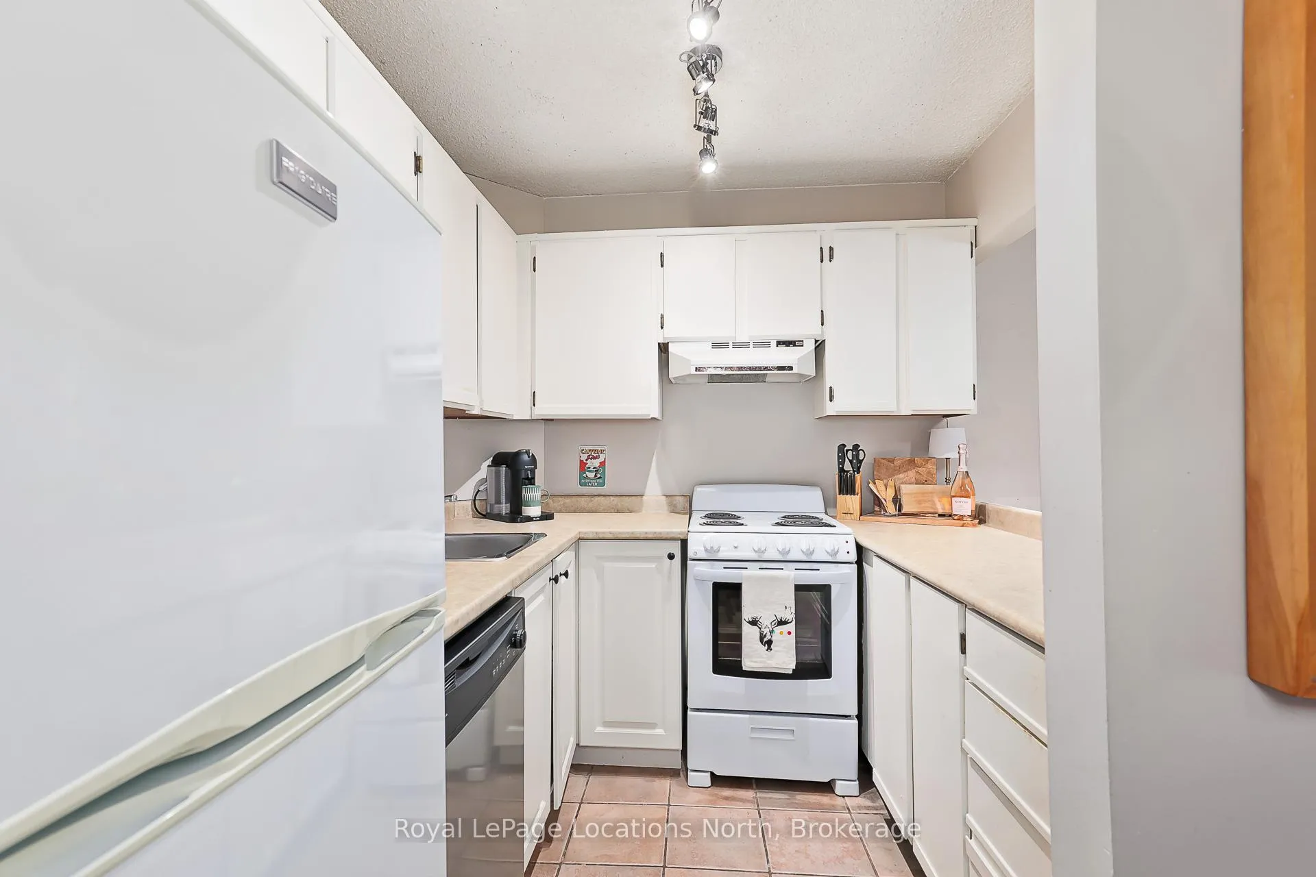 Photo 5 of Unit Unit 18, 209472 26 Highway, Blue Mountains — HOMEH