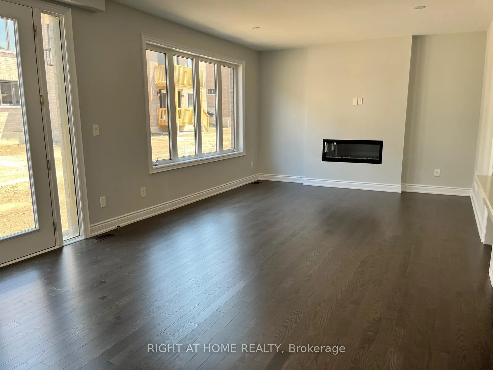 Photo 4 of 13 Periwinkle Road, Springwater, Midhurst — HOMEH