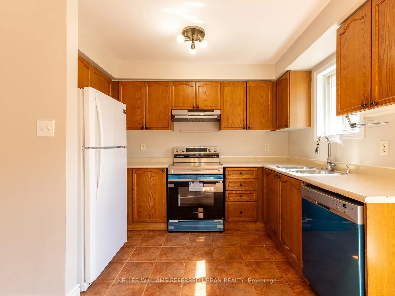 Photo 12 of 10 Coleman Drive, Barrie, Edgehill Drive — HOMEH
