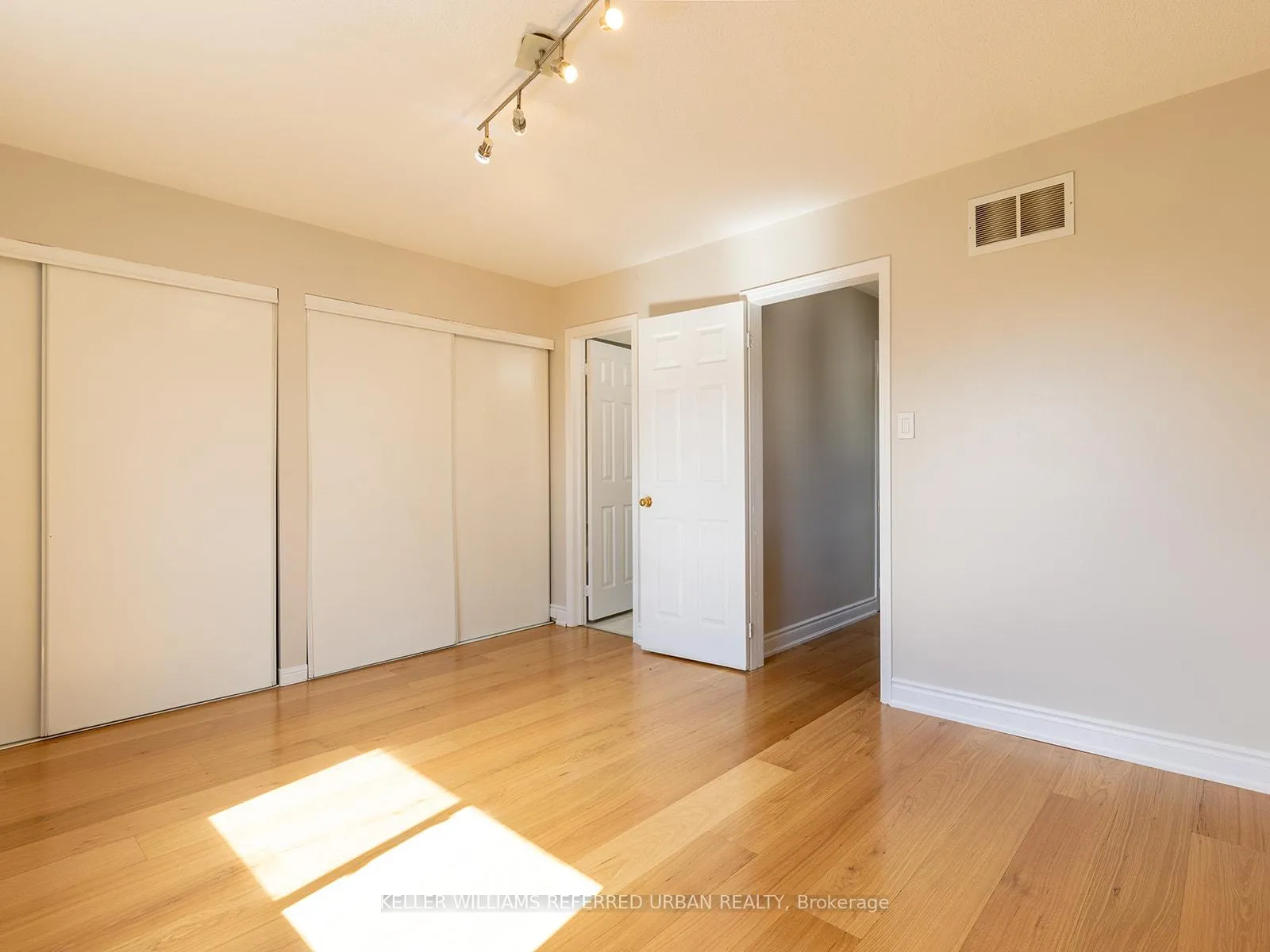 Photo 20 of 10 Coleman Drive, Barrie, Edgehill Drive — HOMEH
