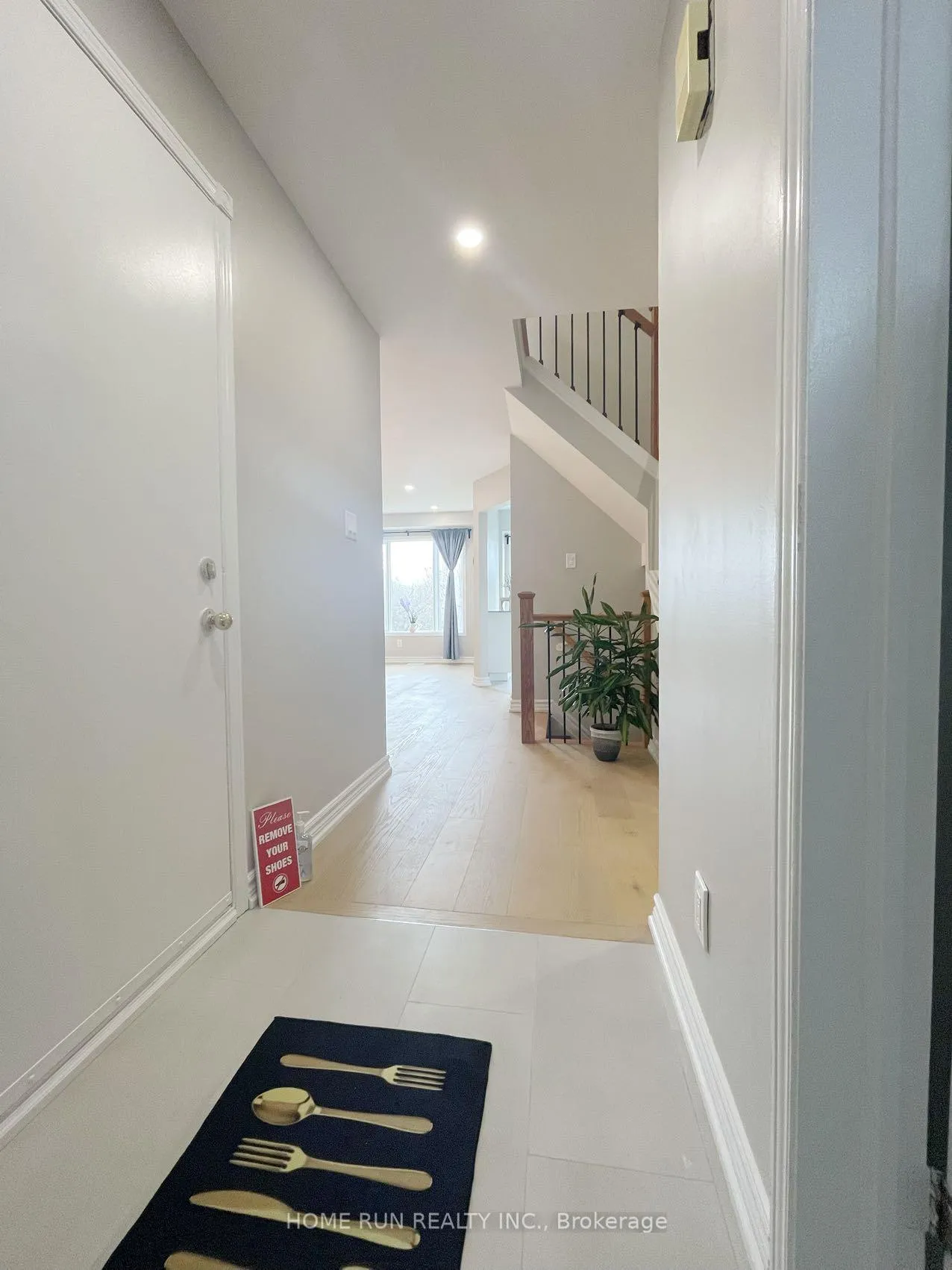 Photo 2 of 63 Banchory Crescent, Ottawa, Kanata - Morgan's Grant/South March — HOMEH