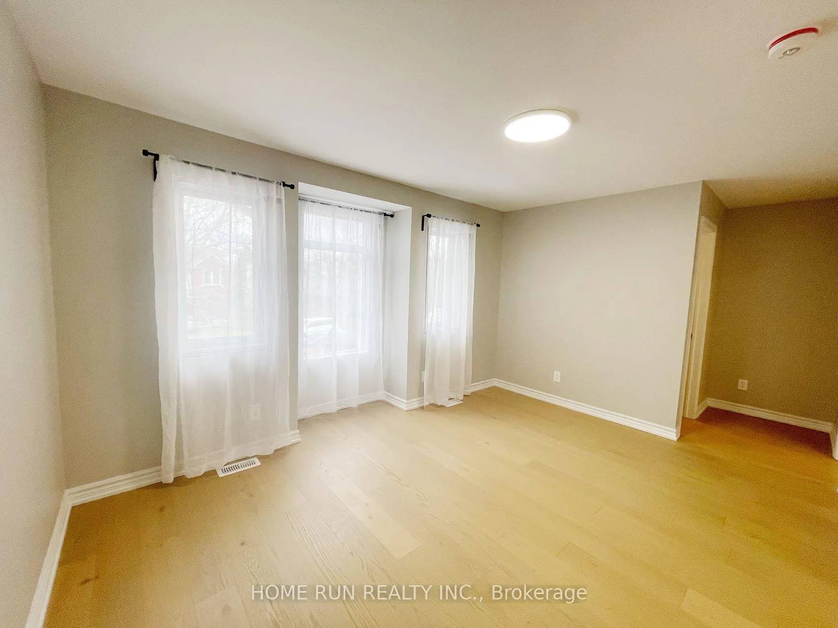 Photo 9 of 63 Banchory Crescent, Ottawa, Kanata - Morgan's Grant/South March — HOMEH