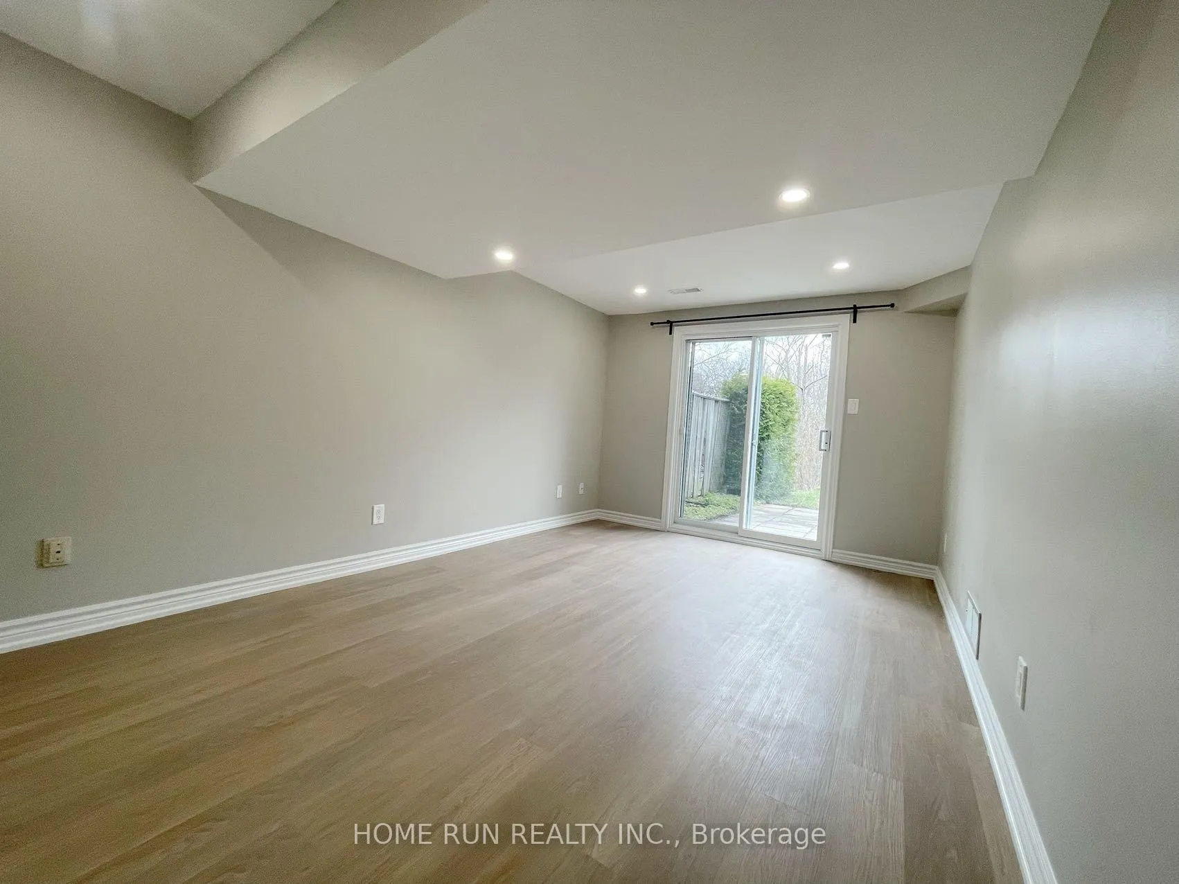 Photo 17 of 63 Banchory Crescent, Ottawa, Kanata - Morgan's Grant/South March — HOMEH