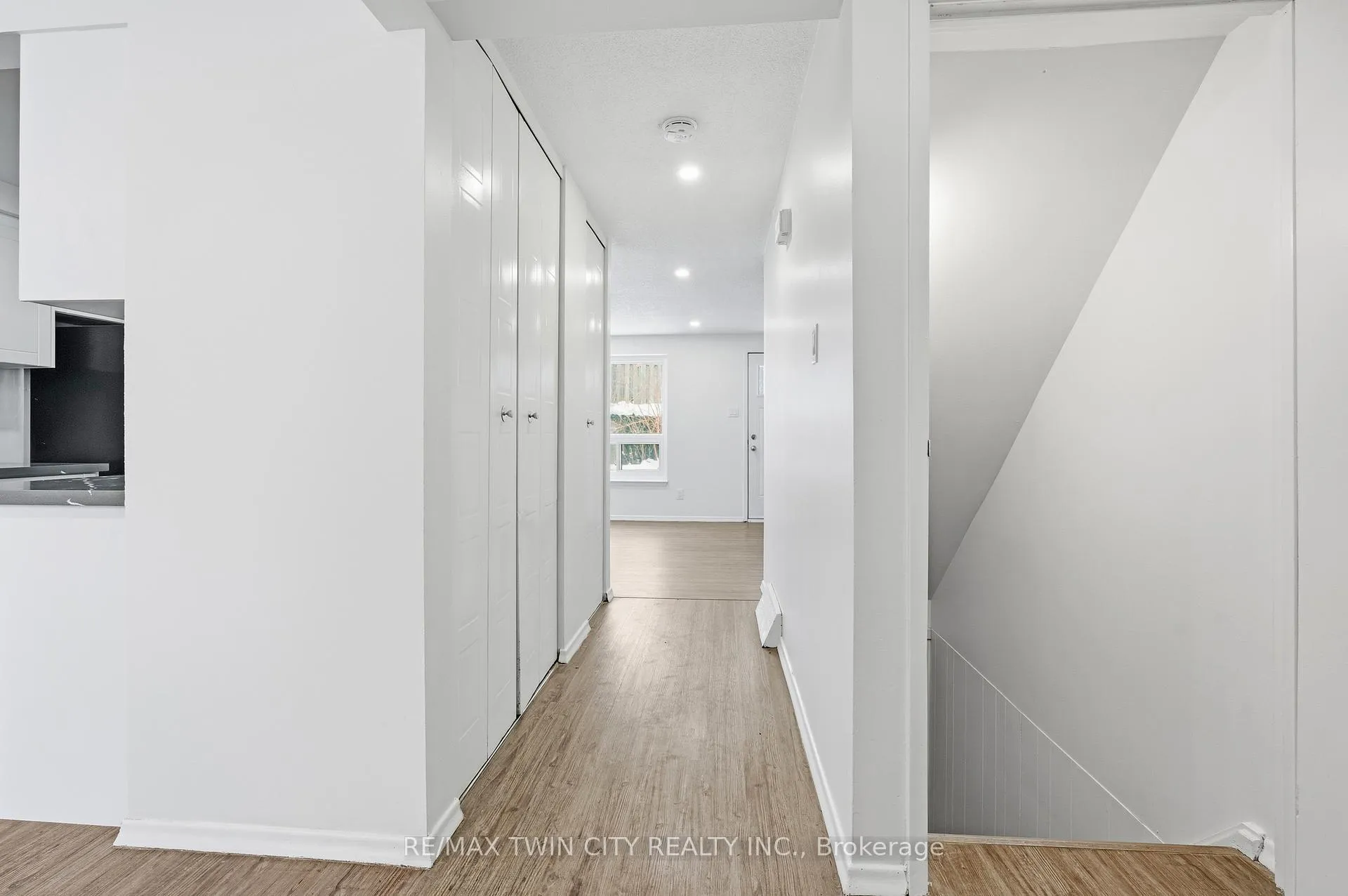 Photo 4 of Unit 9, 280 Thaler Avenue, Kitchener — HOMEH