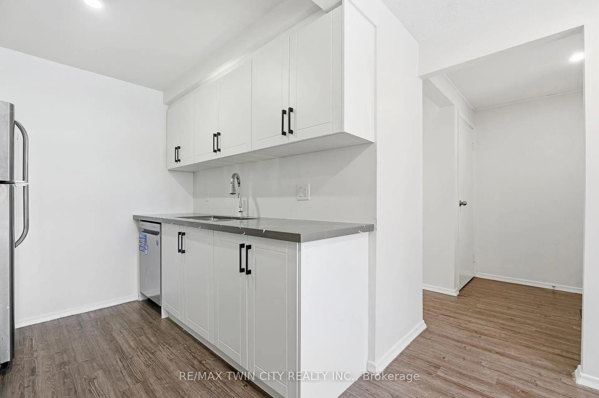 Photo 6 of Unit 9, 280 Thaler Avenue, Kitchener — HOMEH