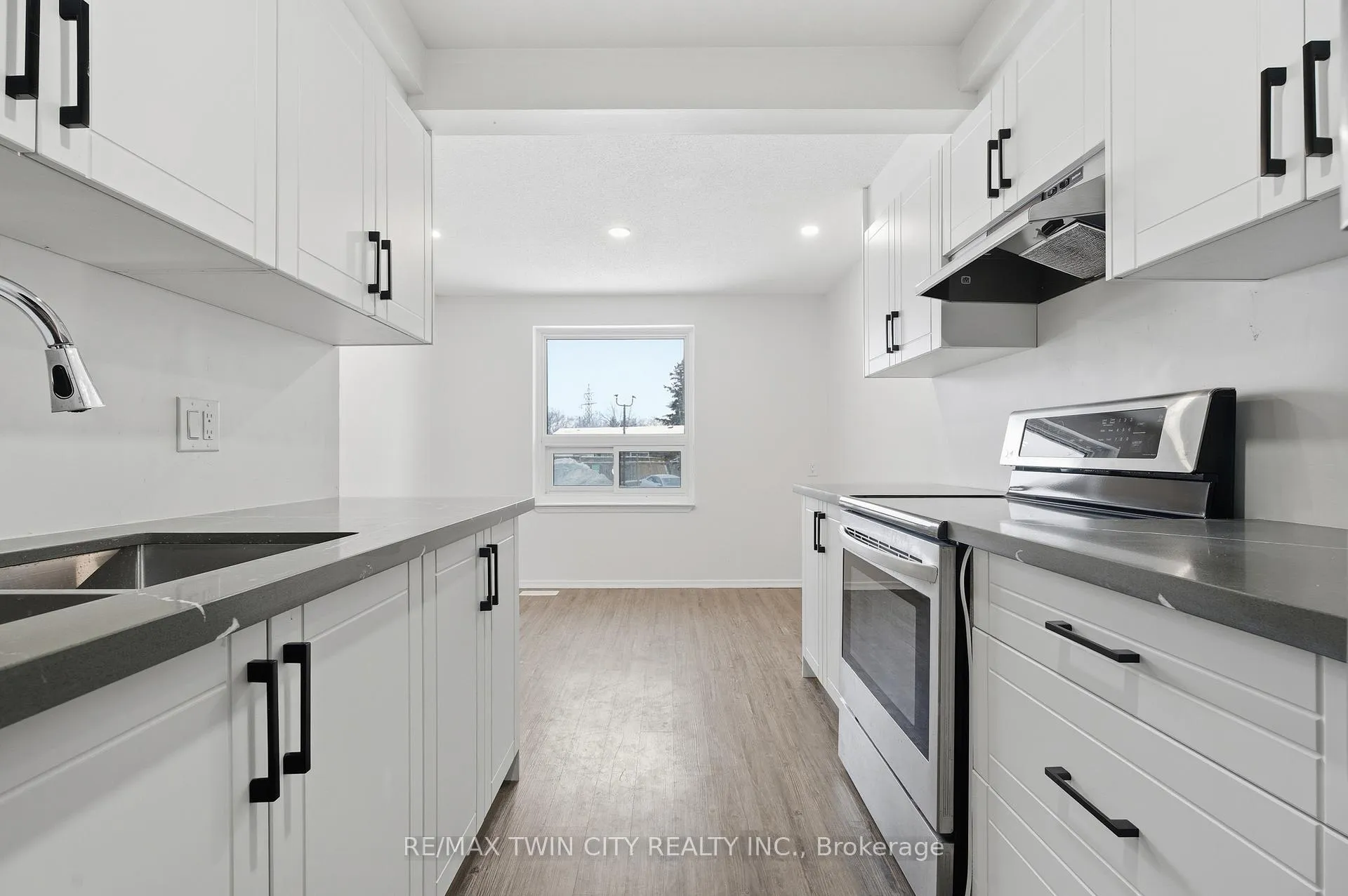 Photo 7 of Unit 9, 280 Thaler Avenue, Kitchener — HOMEH