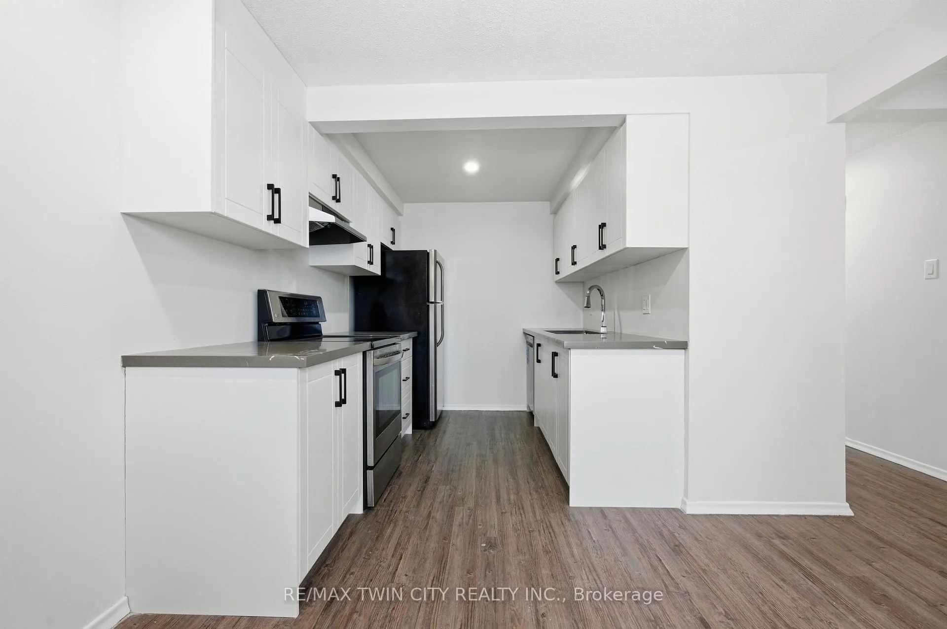 Photo 8 of Unit 9, 280 Thaler Avenue, Kitchener — HOMEH