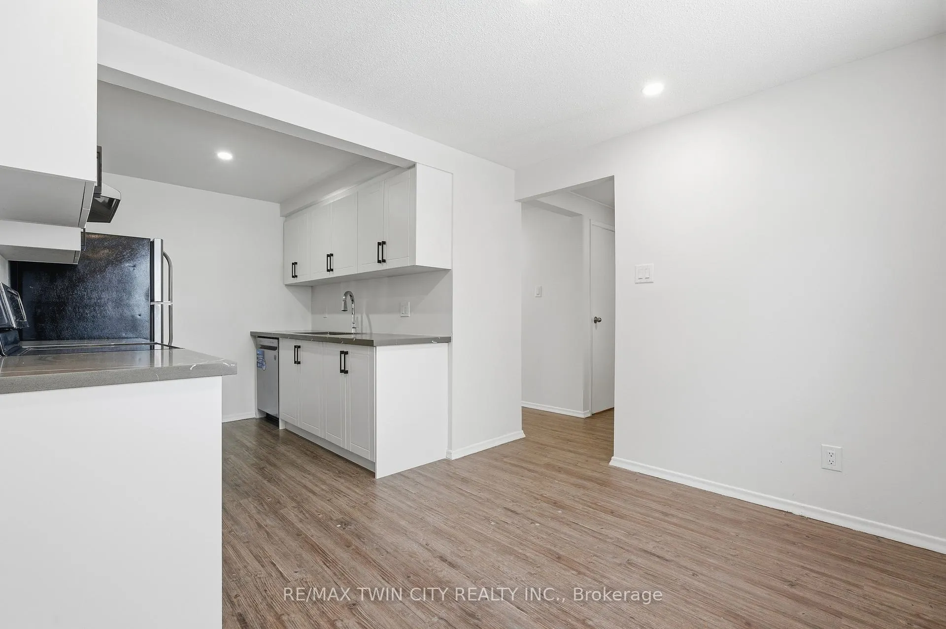 Photo 9 of Unit 9, 280 Thaler Avenue, Kitchener — HOMEH