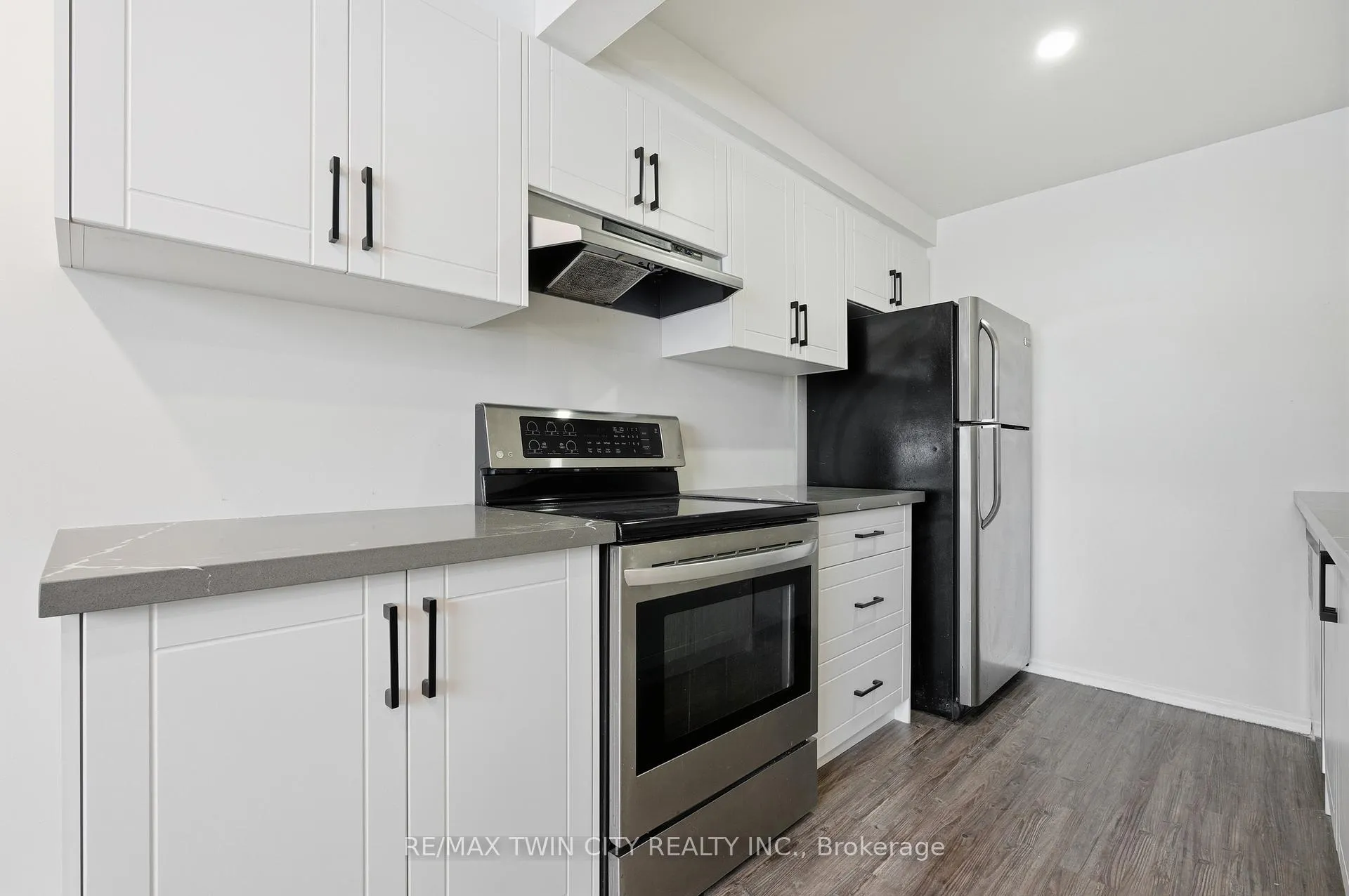Photo 10 of Unit 9, 280 Thaler Avenue, Kitchener — HOMEH