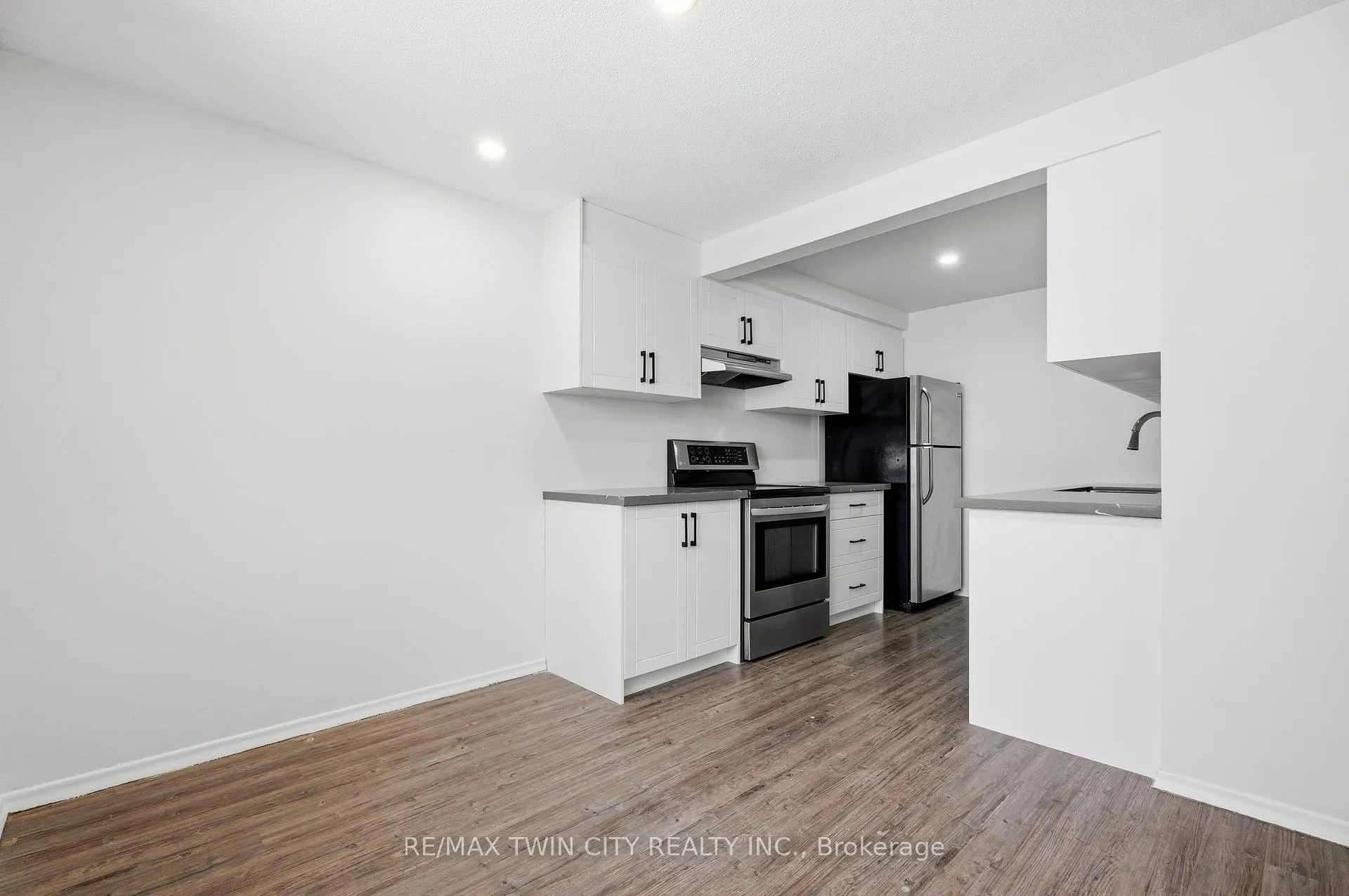 Photo 11 of Unit 9, 280 Thaler Avenue, Kitchener — HOMEH