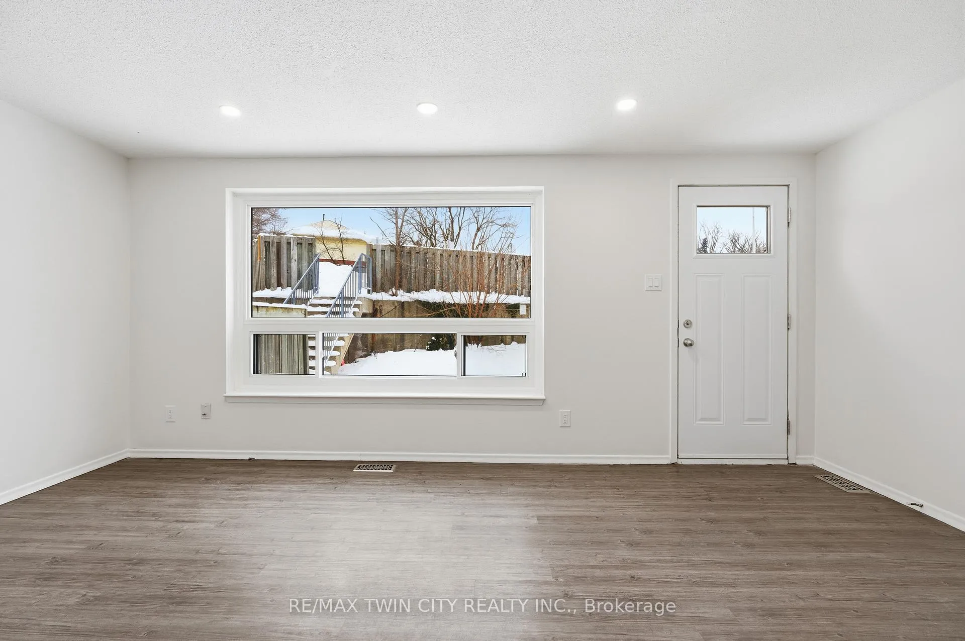 Photo 14 of Unit 9, 280 Thaler Avenue, Kitchener — HOMEH