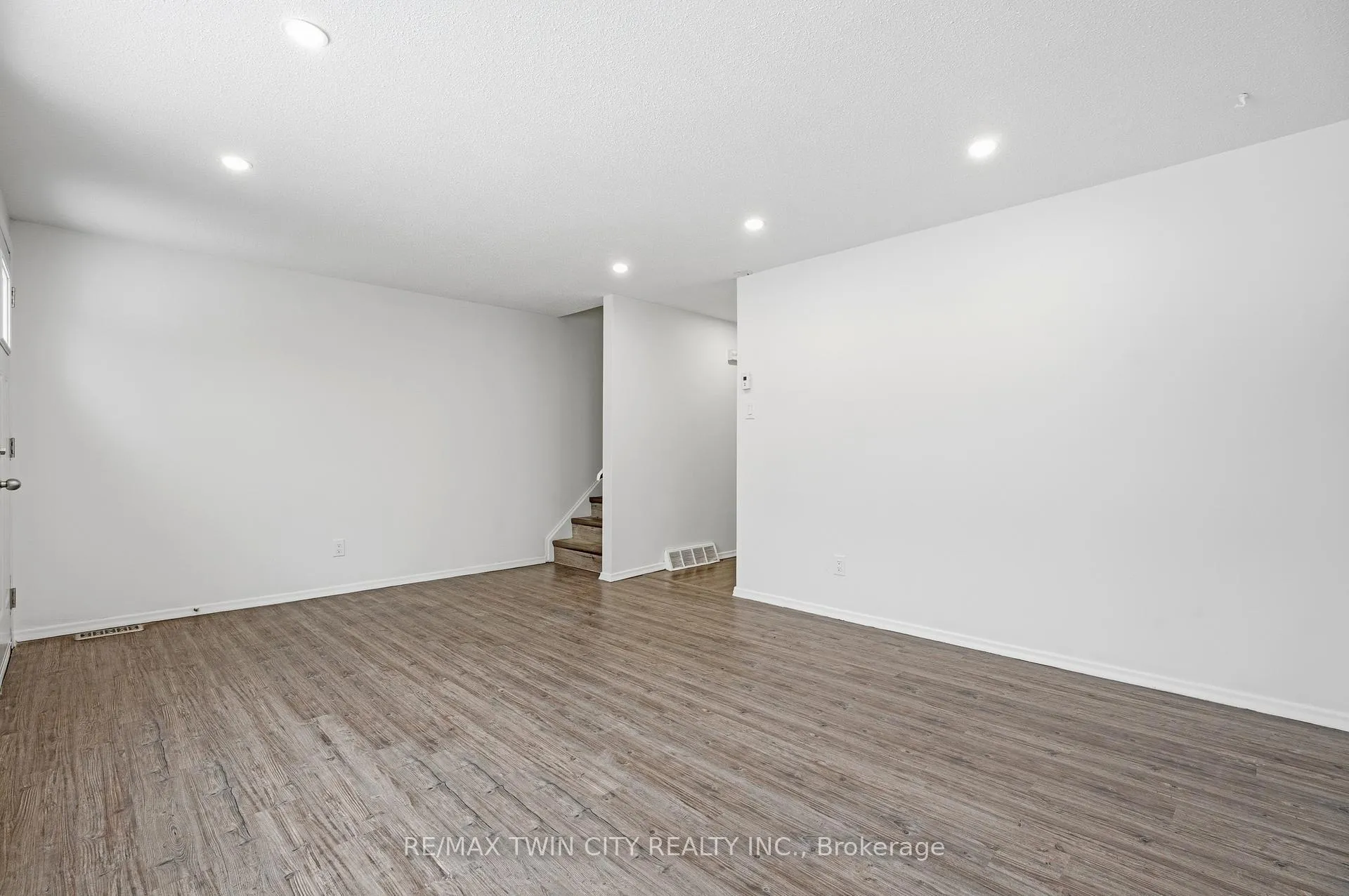 Photo 15 of Unit 9, 280 Thaler Avenue, Kitchener — HOMEH