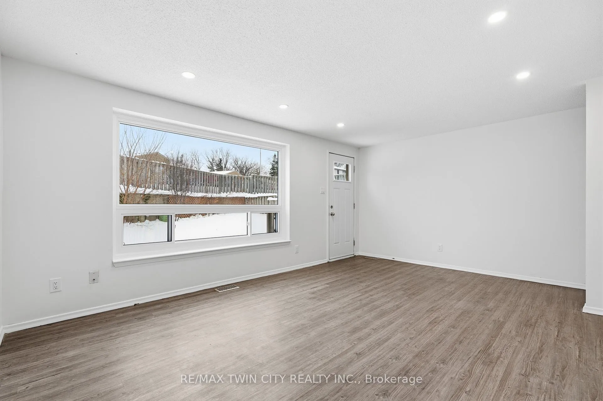 Photo 17 of Unit 9, 280 Thaler Avenue, Kitchener — HOMEH