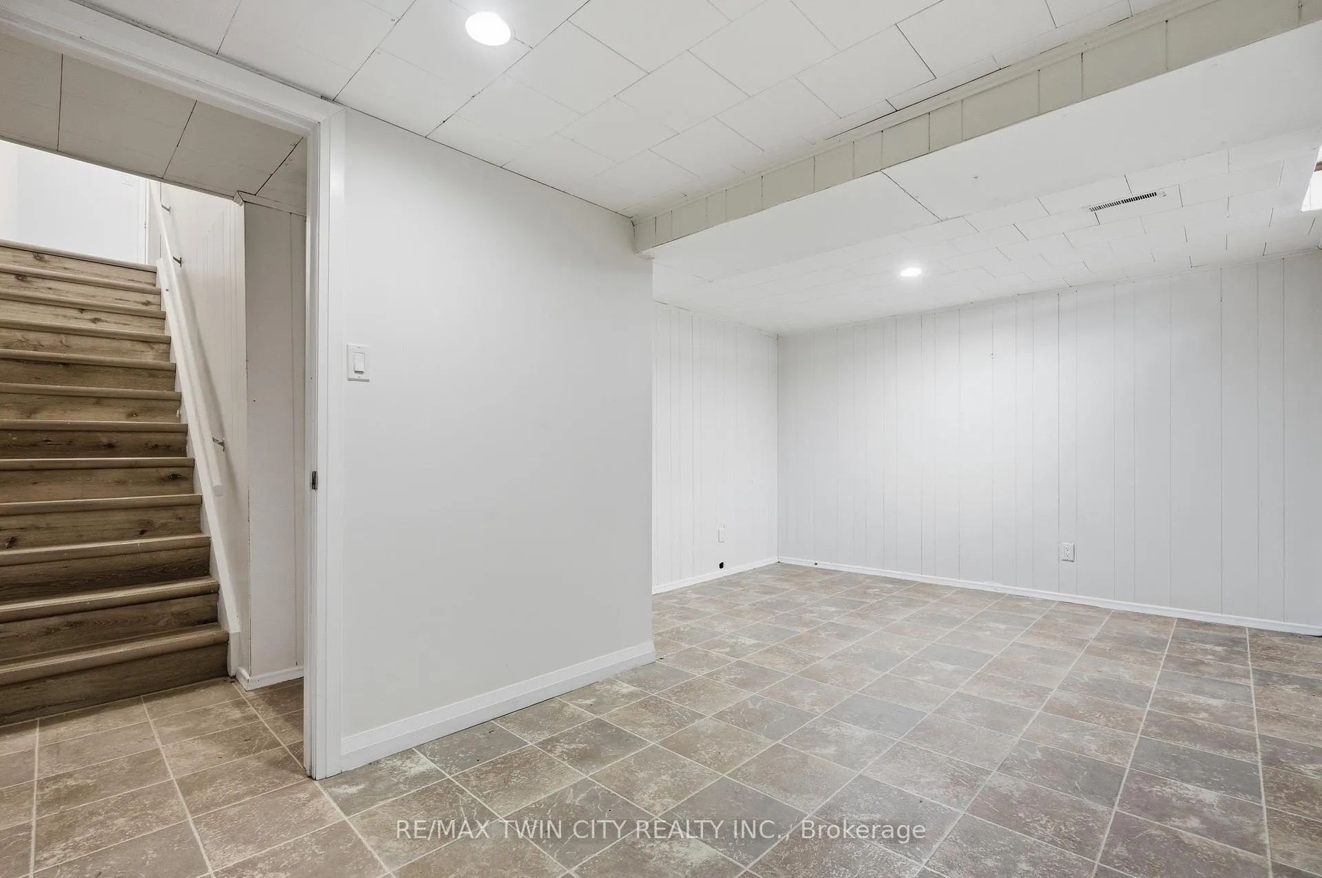 Photo 29 of Unit 9, 280 Thaler Avenue, Kitchener — HOMEH