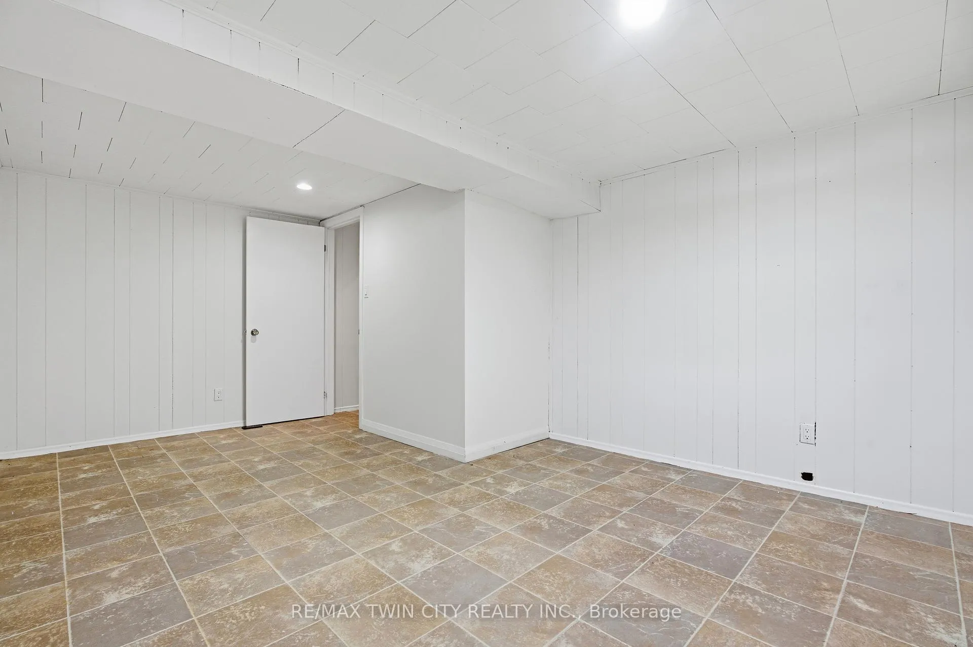 Photo 31 of Unit 9, 280 Thaler Avenue, Kitchener — HOMEH