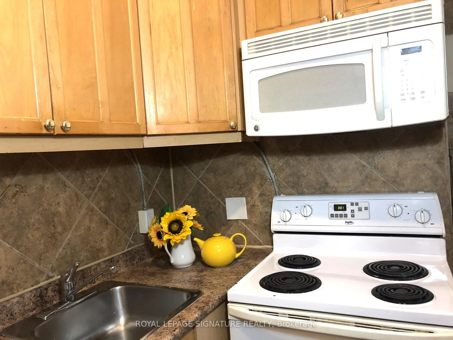 Photo 4 of Unit 1, 686 Queen Street E, Toronto, South Riverdale — HOMEH