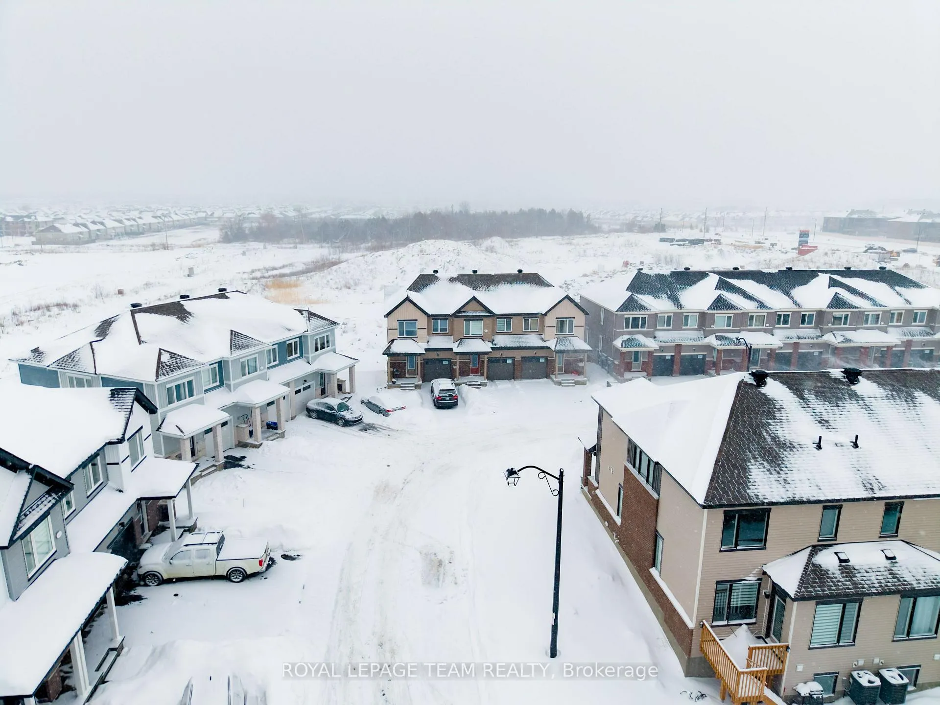 Photo 4 of 819 Andesite Terrace, Ottawa, Barrhaven - Half Moon Bay — HOMEH