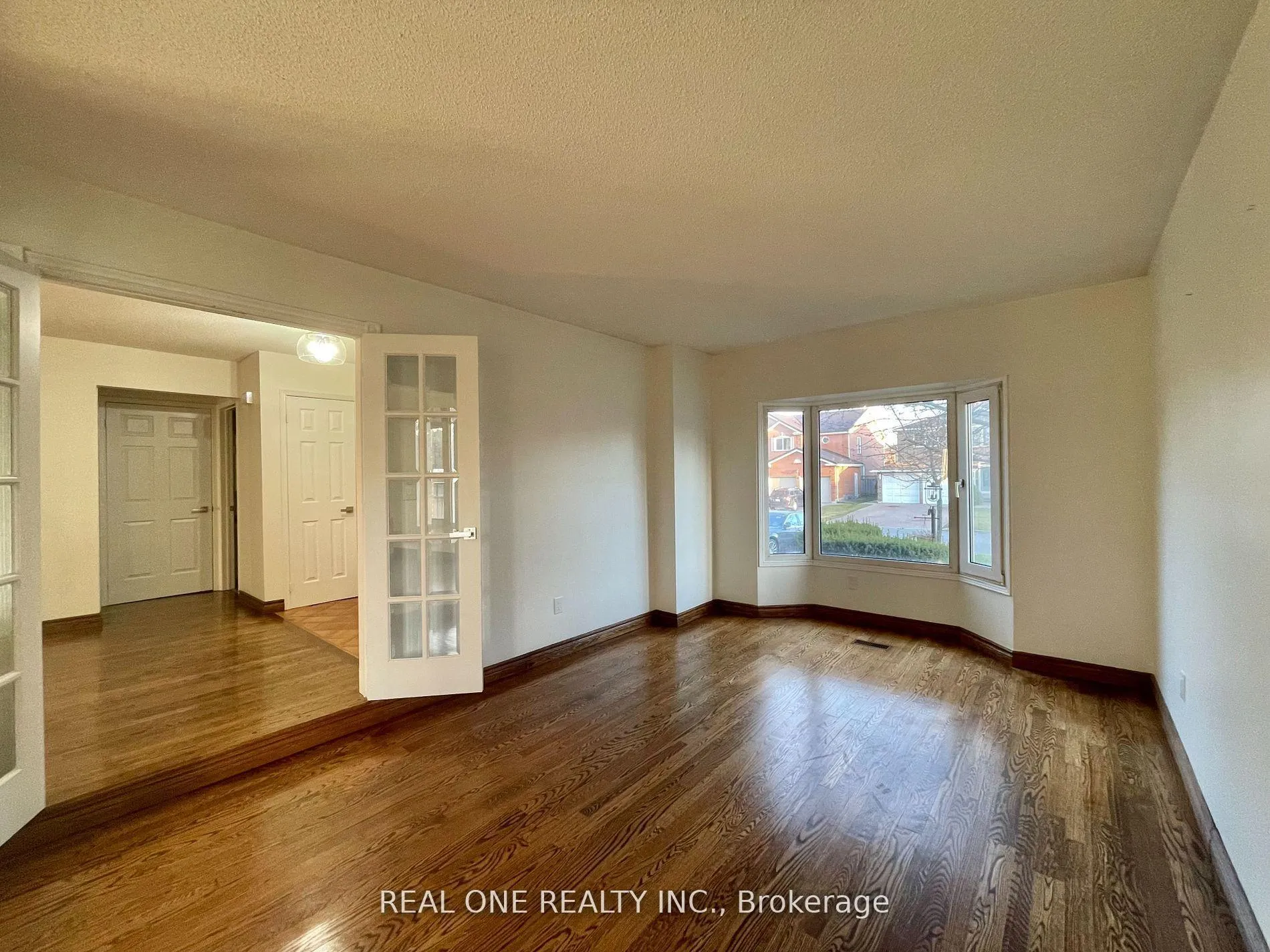 Photo 6 of 2 Heathmore Court, Markham, Unionville — HOMEH